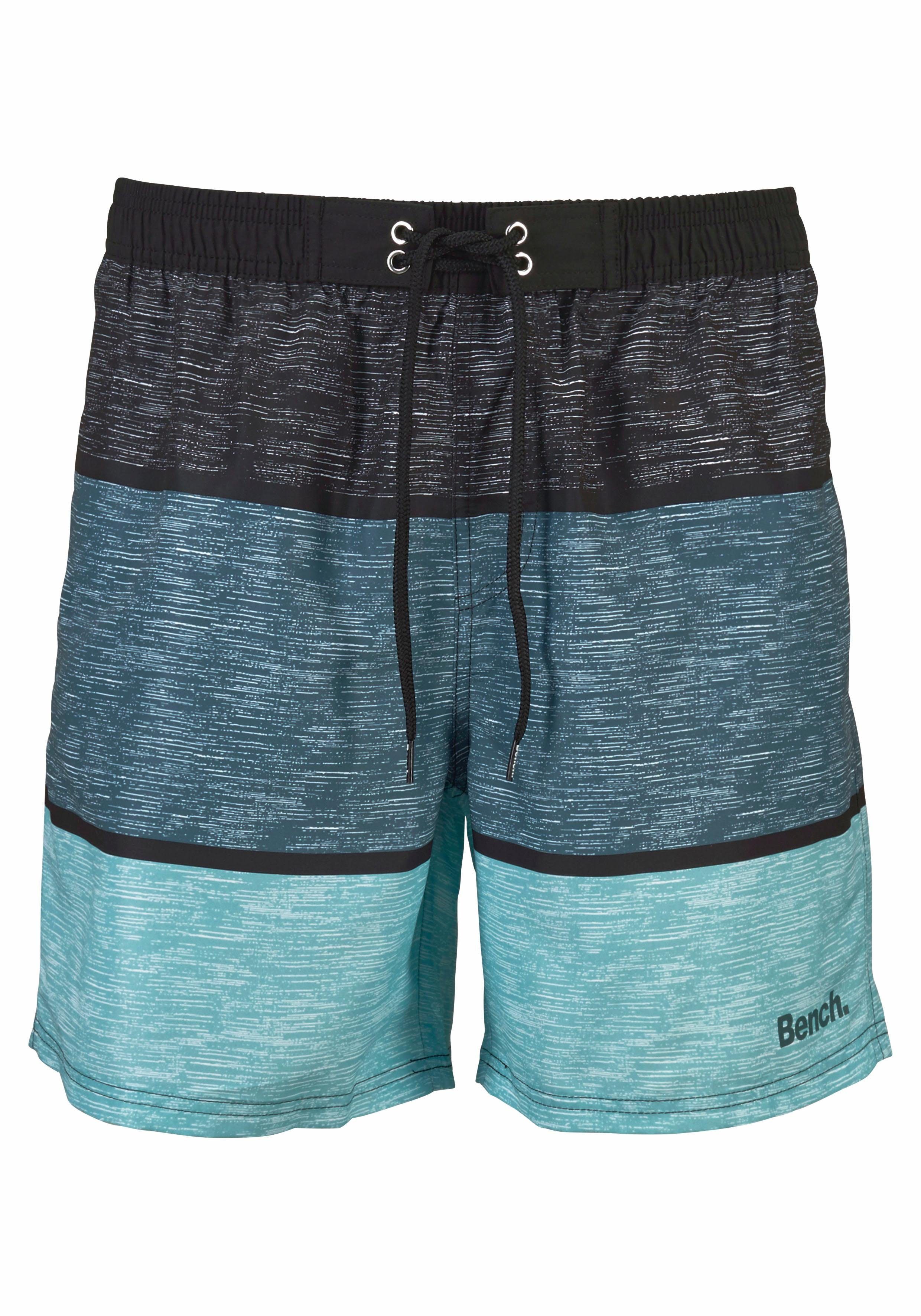Bench. Badeshorts Mac im trendigen Blockstreifen-Look – Bild 2 von 5