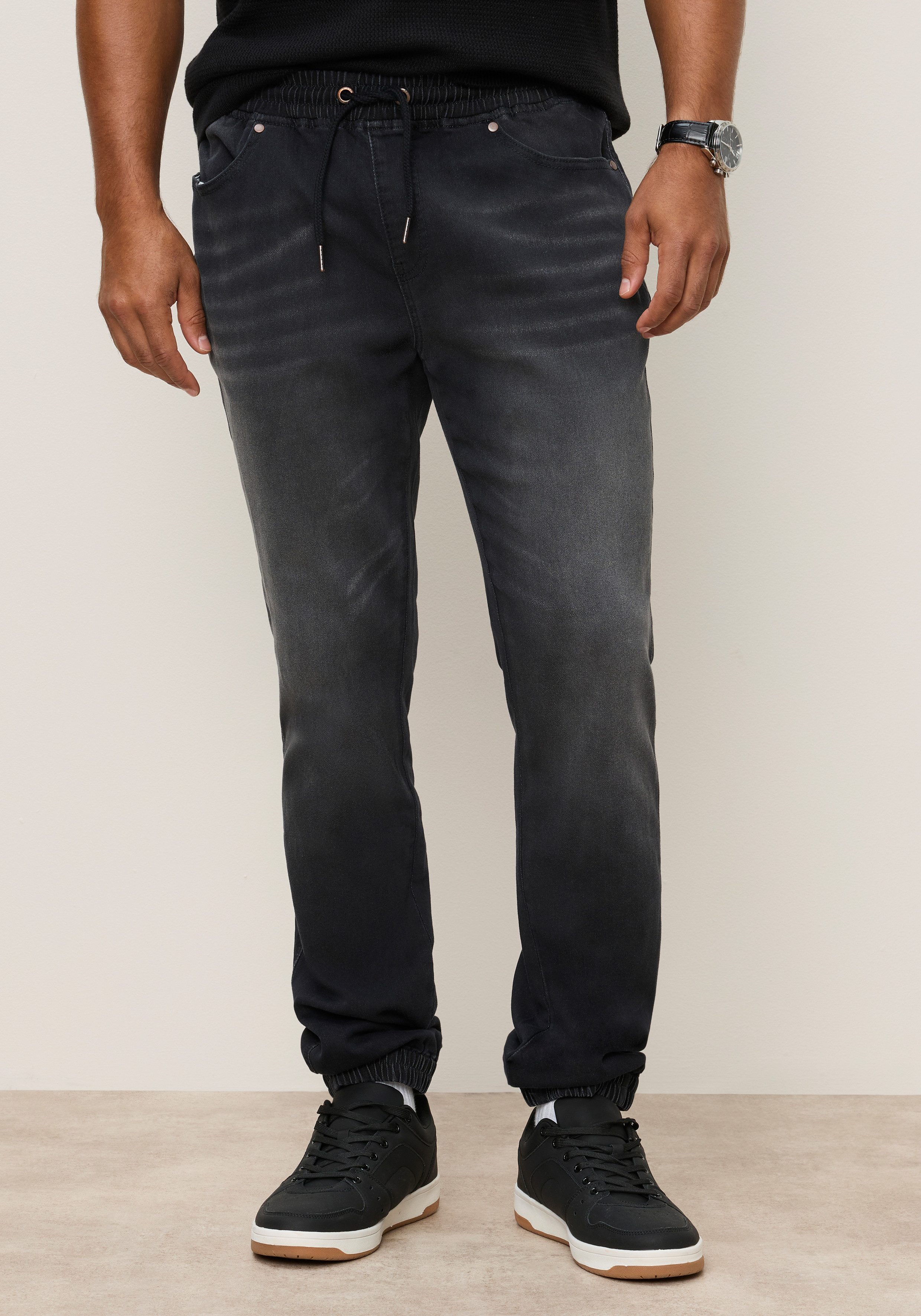 Bruno Banani Jogg Pants comfort fit mit Kordelzug, normale Leibhöhe, lange Schnittform, in 32 und 34 Inch