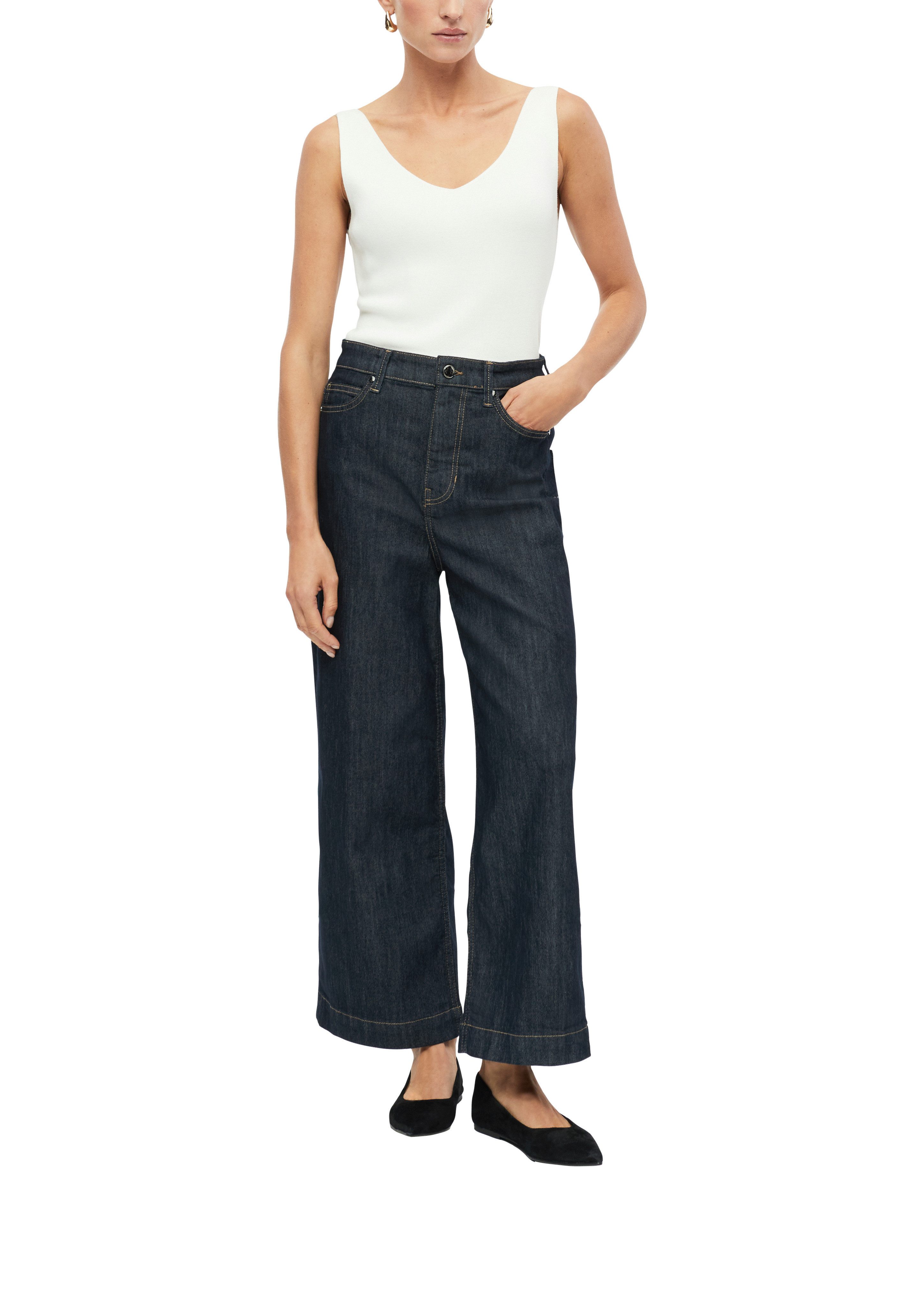 s.Oliver BLACK LABEL Weite Jeans Style Suri mit Stretch – Bild 3 von 4