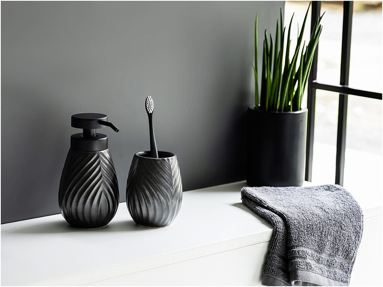 WENKO Badaccessoire-Set Modell Idro Anthrazit, 2 tlg., Seifenspender und Za günstig online kaufen