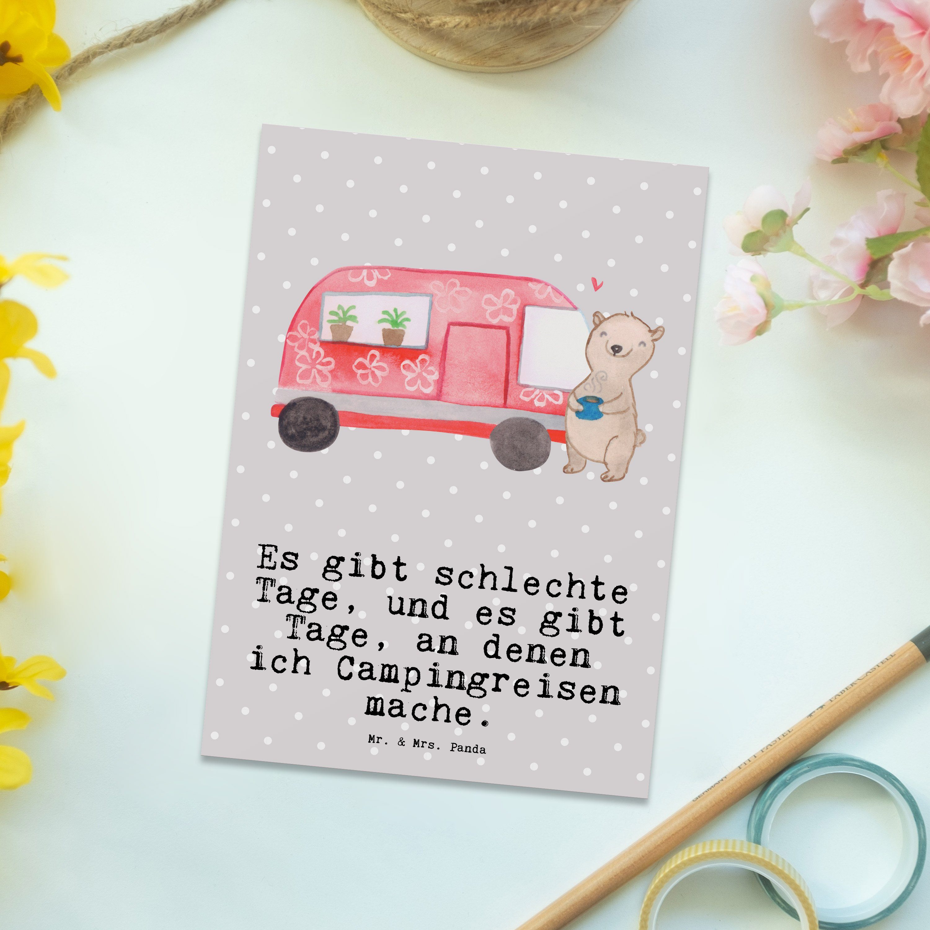 Mr. & Mrs. Panda Postkarte Bär Camper Tage - Grau Pastell - Geschenk, Auszeichnung, Urlaub, Einl