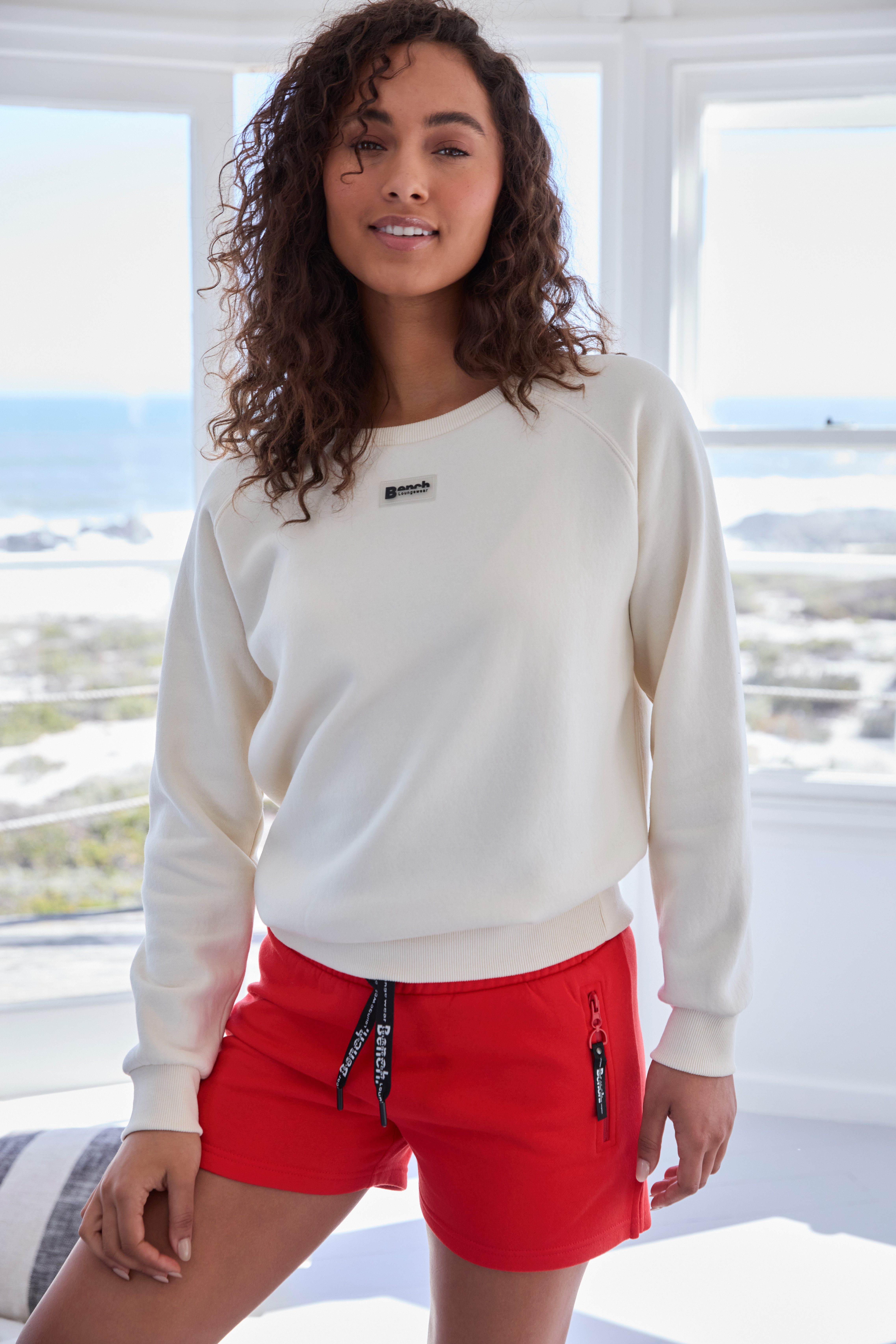 Bench. Loungewear Sweatshirt mit kleinem Logo Detail, Loungewear