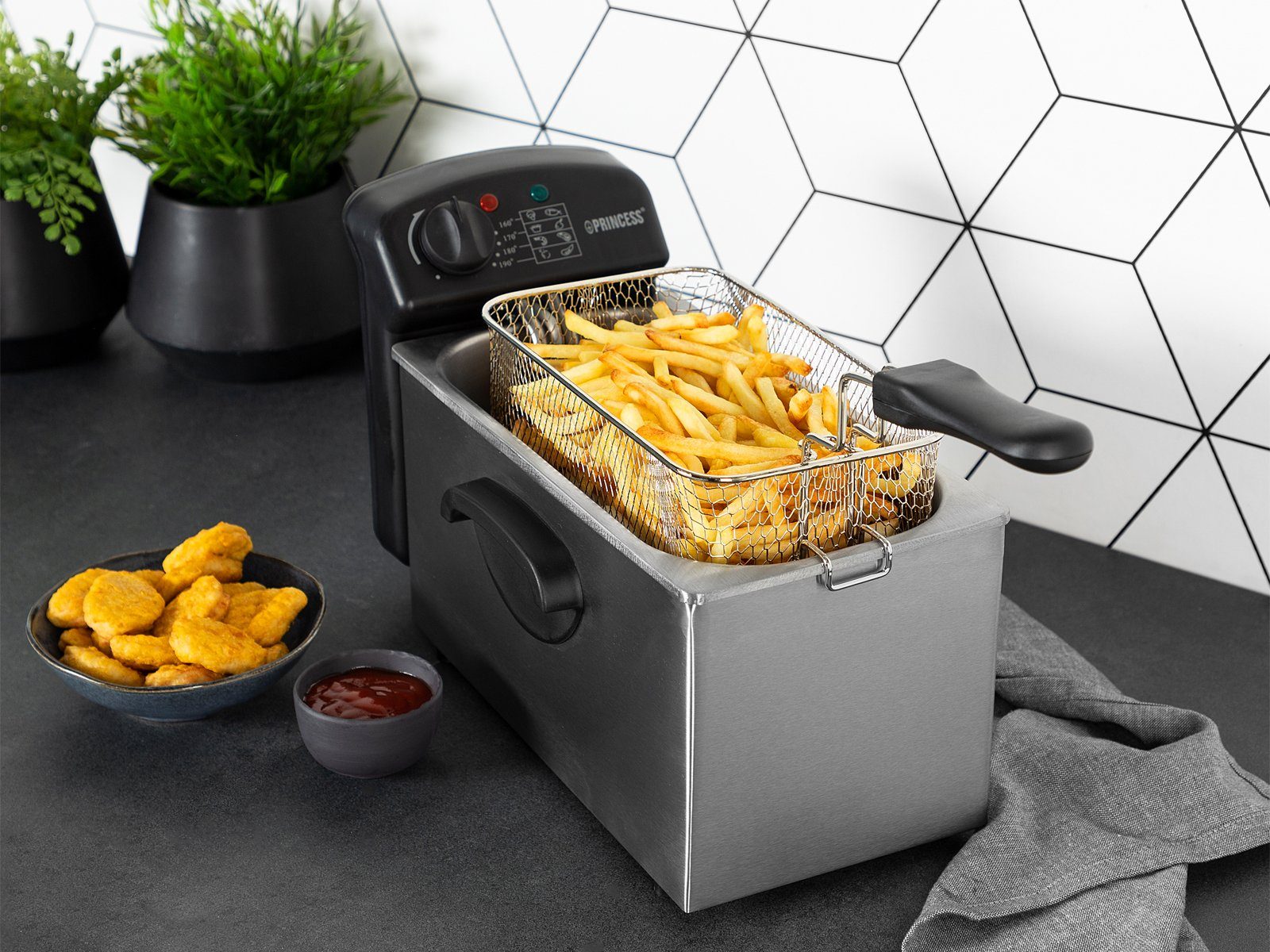 PRINCESS Kaltzonenfritteuse, 2000 W, Große 3Ltr. Fritteuse Pommes & Schnitzel cross mit Fett frittieren