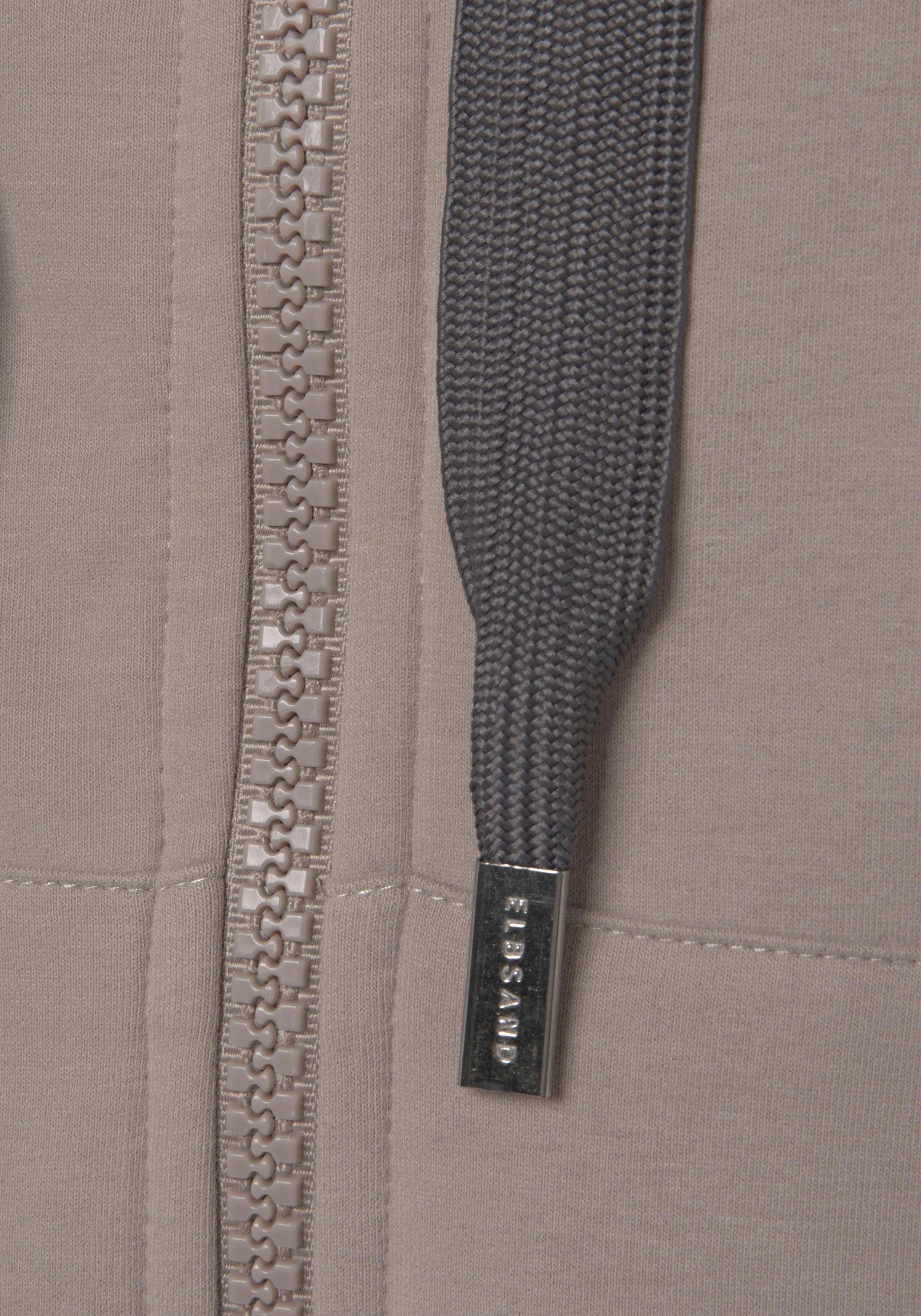 Elbsand Sweatjacke Kekoa mit großem Logodruck hinten, bequeme Freizeitjacke mit Taschen – Bild 5 von 5