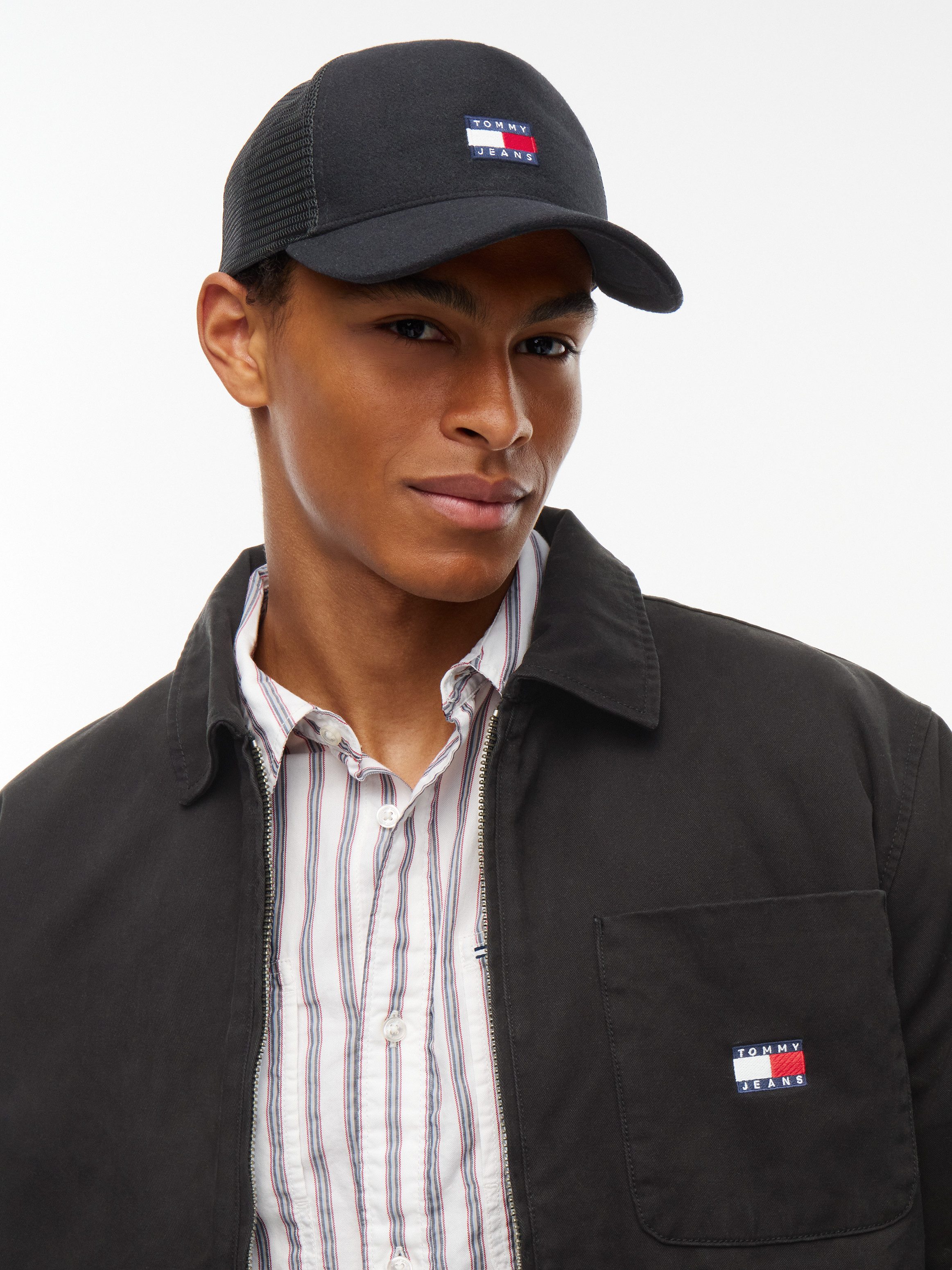 Tommy Jeans Trucker Cap HERITAGE TRUCKER CAP Regular fit mit festem Schirm, Woll-Mix – Bild 2 von 4