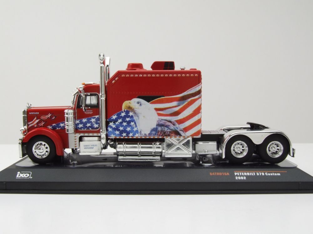 ixo Models Modellauto Peterbilt 379 Custom Zugmaschine 2002 rot, Maßstab 1:64