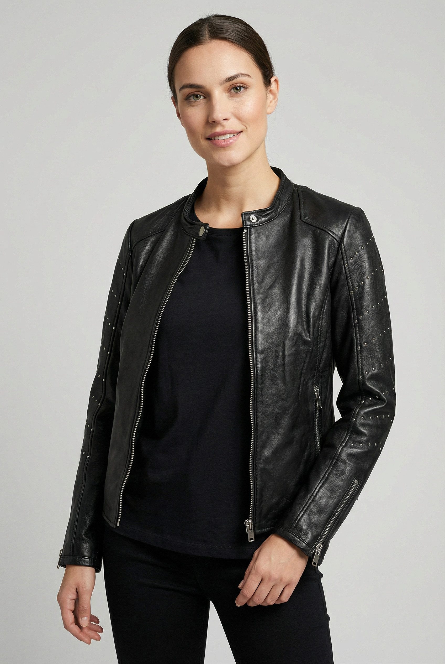 Mauritius Lederjacke MWClee Bikerjacke mit Nietenbesatz, Slim Fit. Reduzierter Preis € 201,99. Unverbindliche Preisempfehlung € 229,90