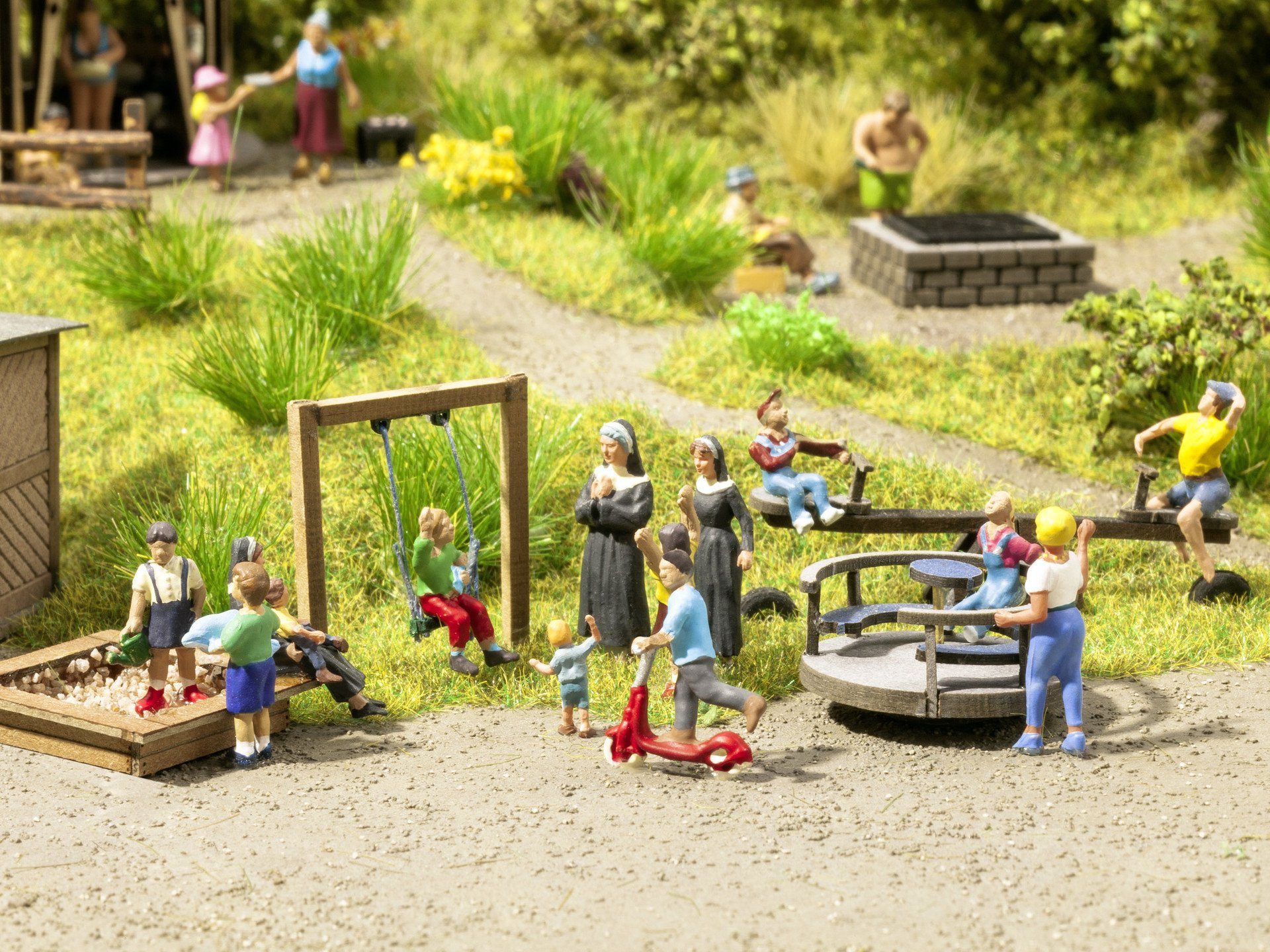 NOCH Modelleisenbahn-Gebäude Spielgeräte, mit Karussell, Wippe und Schaukel für