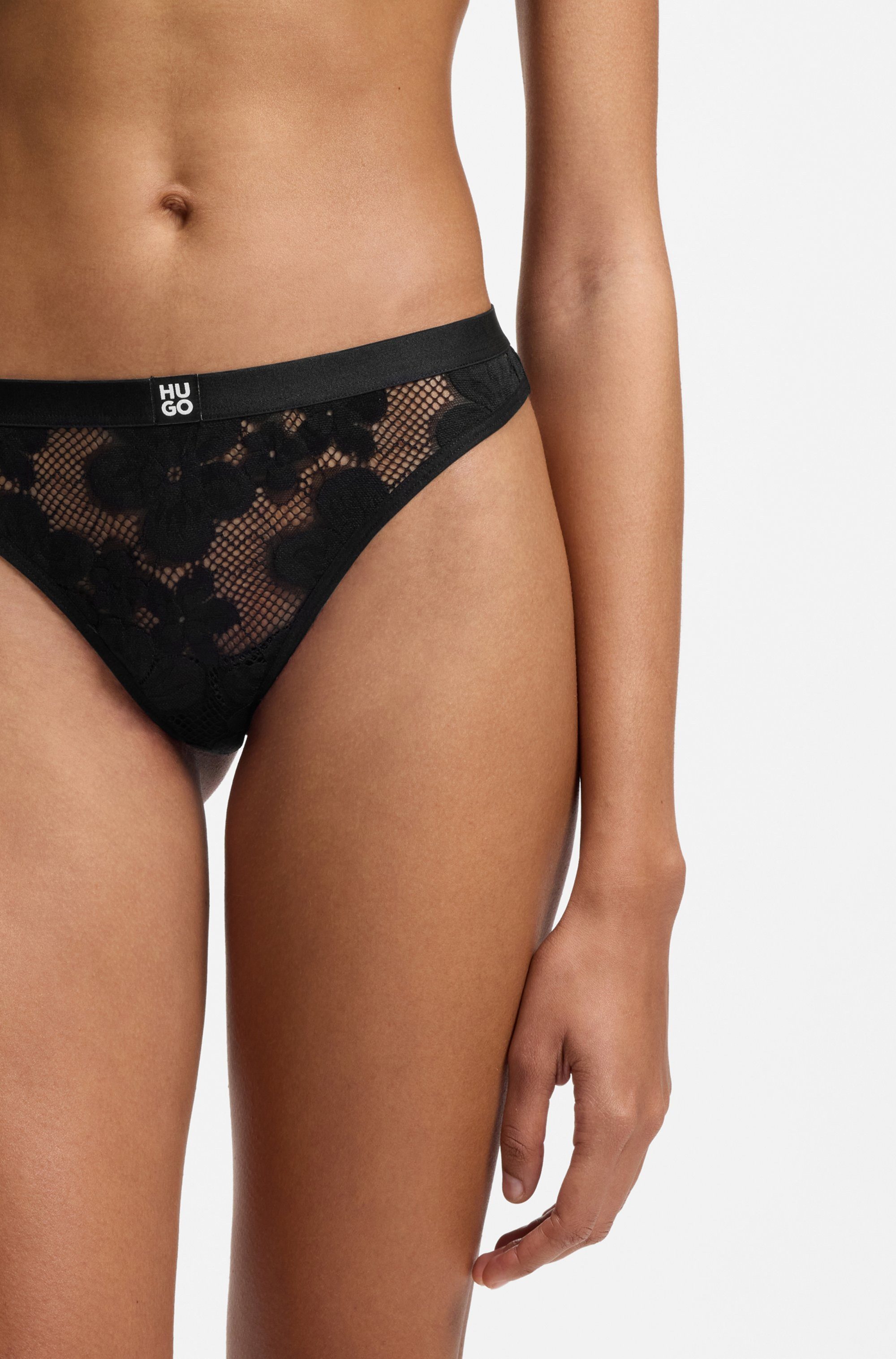 HUGO String Bloom Lace aus floraler Spitze mit Stack-Logo-Detail