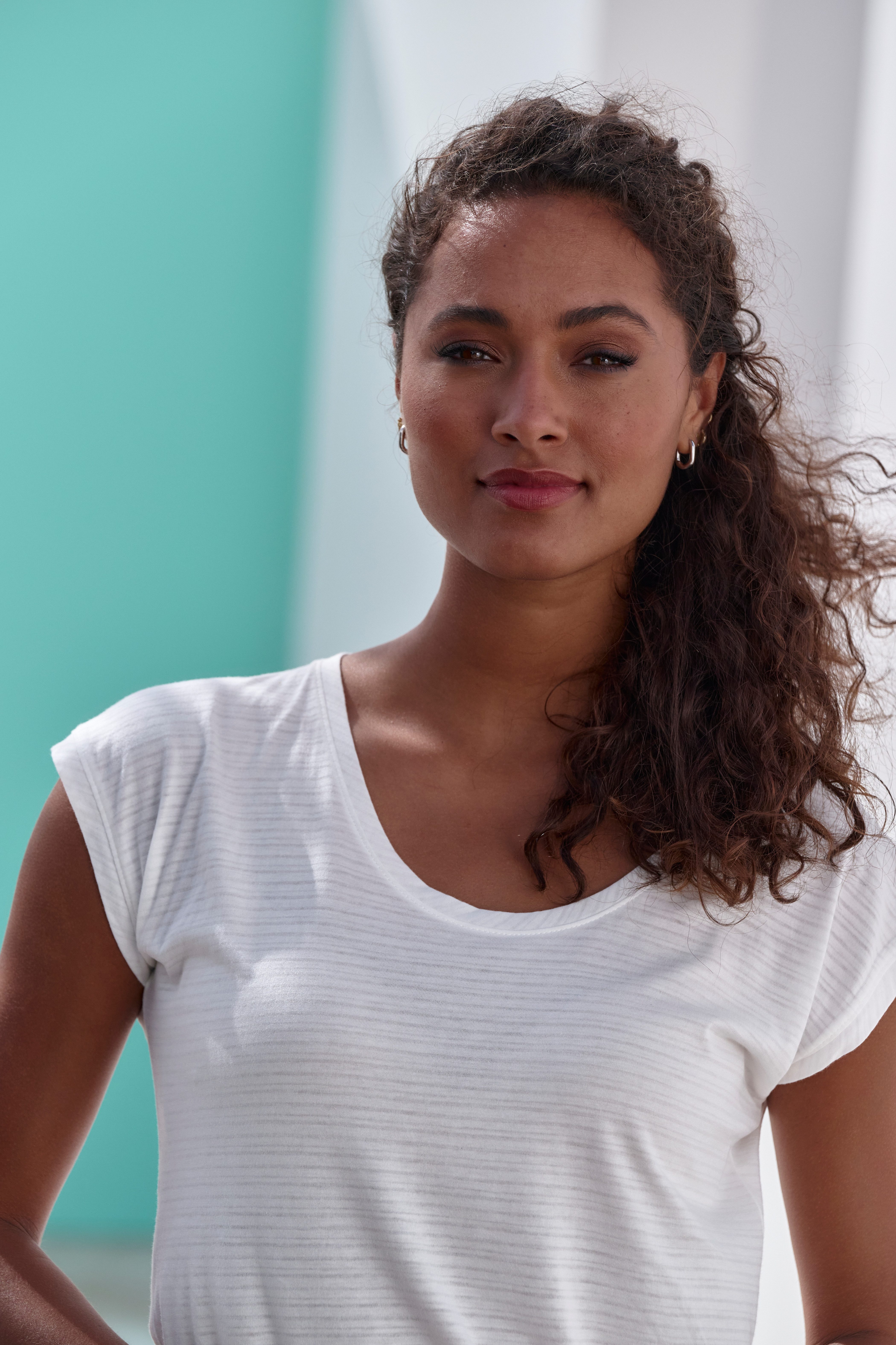 Beachtime by Lascana Kurzarmshirt mit leicht transparenten Streifen aus weicher Baumwoll-Viskose-Qualität