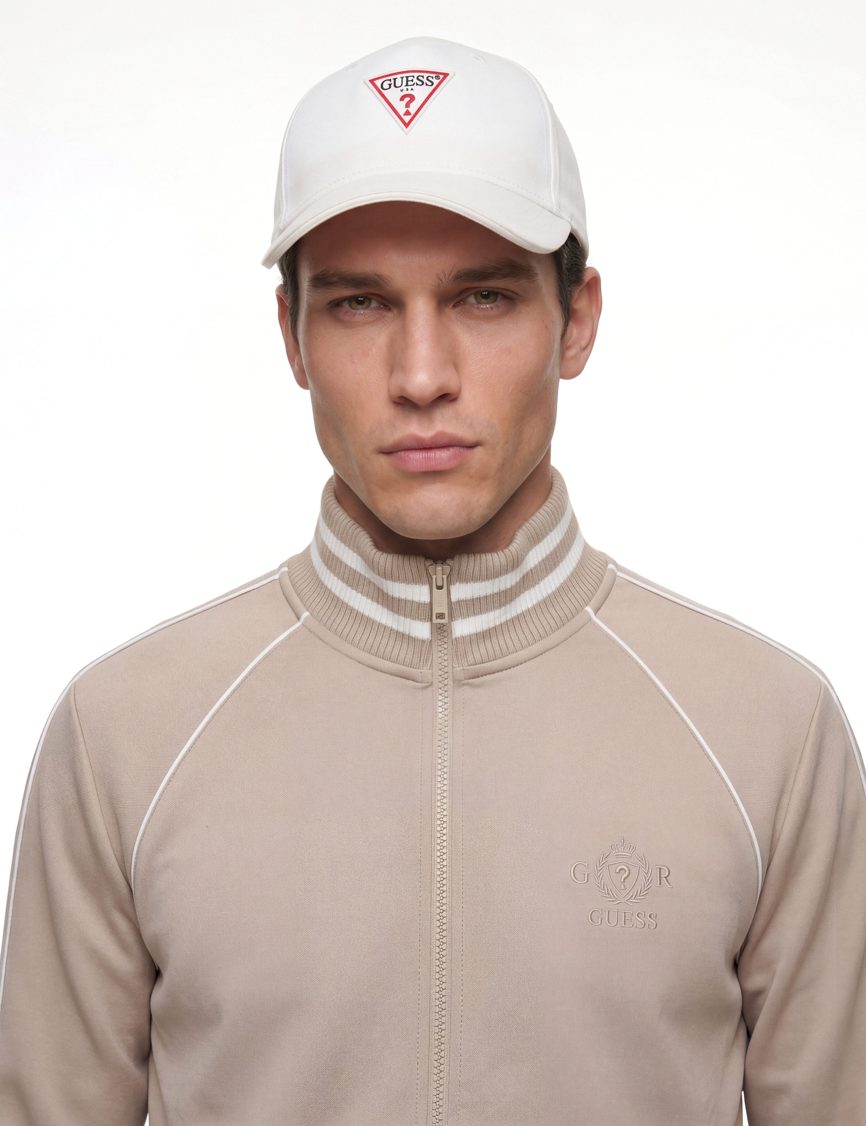 Guess Baseball Cap TRIANGLE PATCH BASEBALL mit Logo-Patch