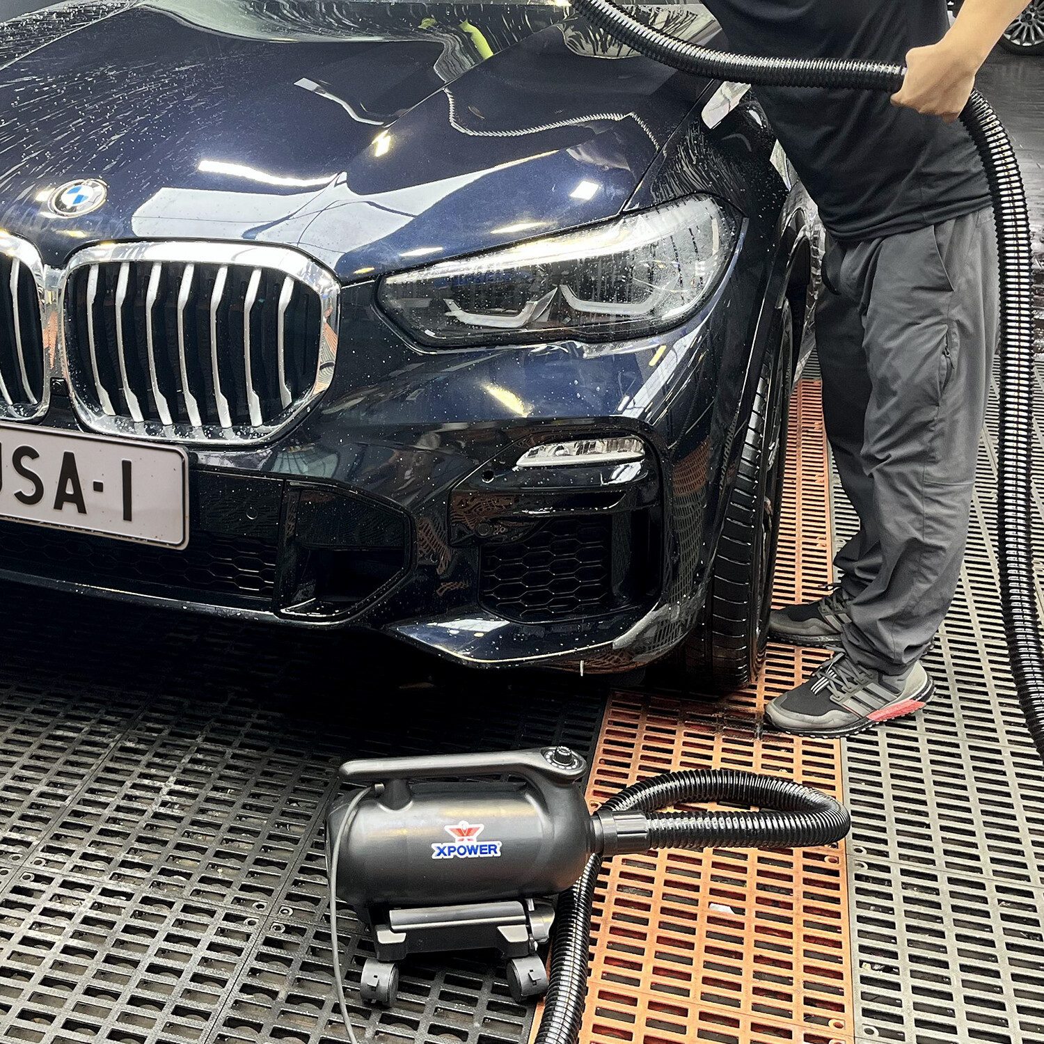 XPOWER Handstaubsauger A-16 Autotrockner Gebläse Autotrocknergebläse & mobilen Lenkrollen, 2200 W, Gebläse Autoanbautrockner, Flexibler Schlauch und Handschutz, – Bild 4 von 5