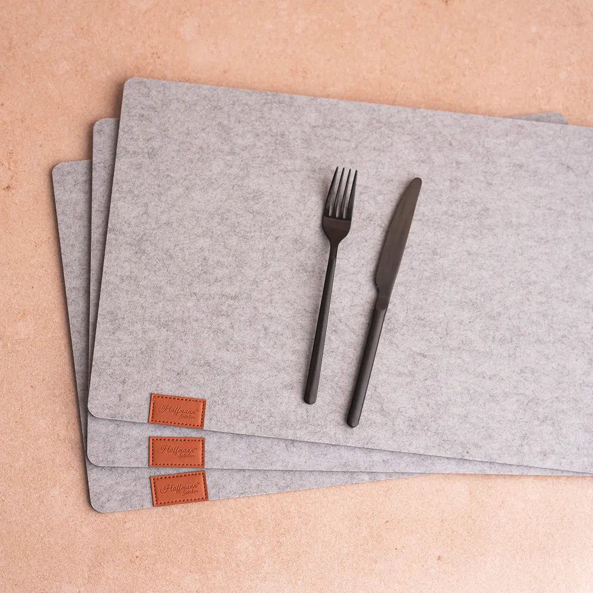 Hoffmann Germany Platzset Tischunterlage Filz 45×30 cm, 6er-Set, hellgrau, hitzebeständig, (Set, 6-St., 6x Platzset 45×30 cm), 5 mm Filz, abwaschbar, 200°C, 90% – Bild 2 von 5