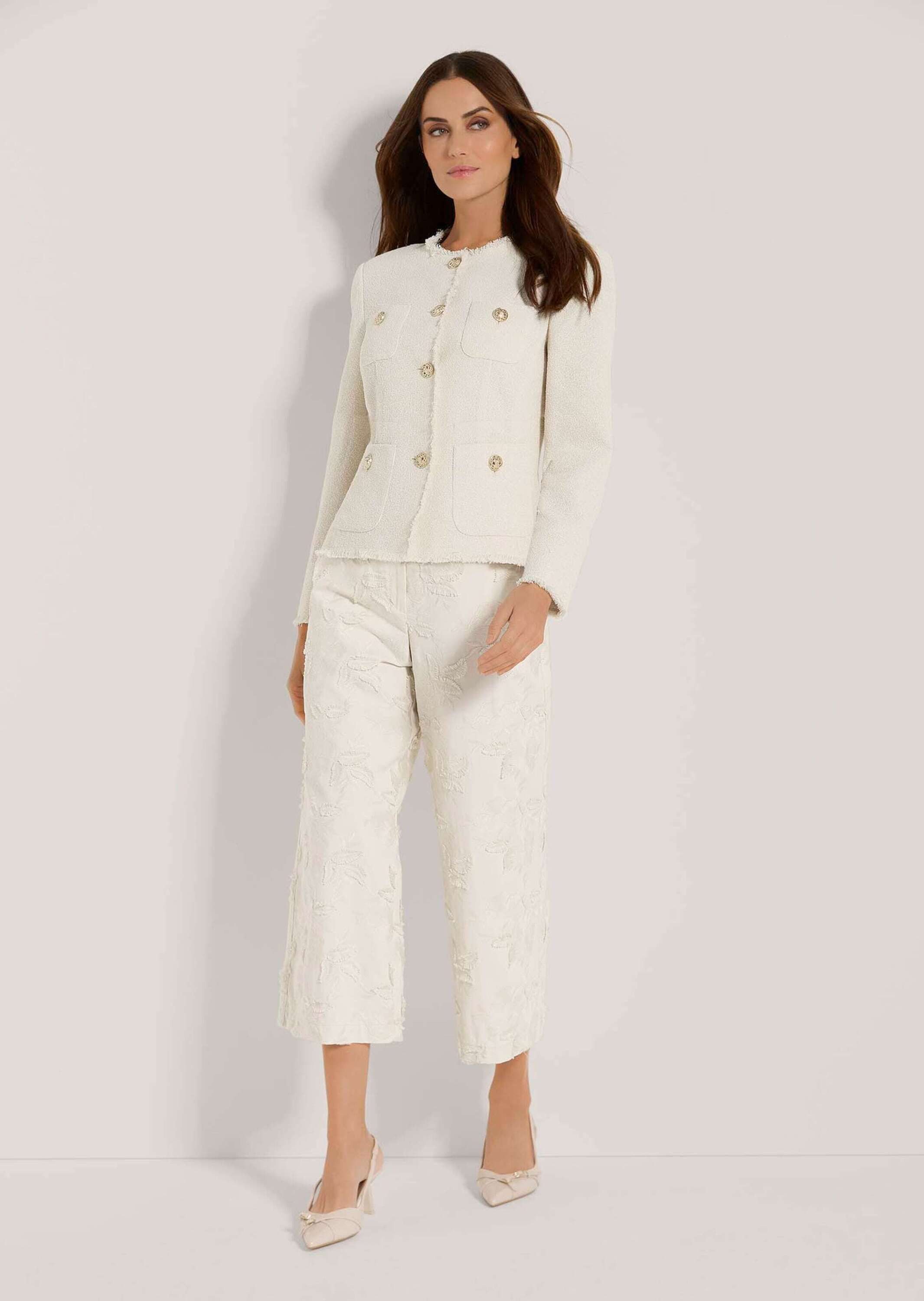 MADELEINE Kurzblazer Eleganter Kurzblazer mit Taschen Unifarbenes Modell mit rundem Ausschnitt und Fransen-Details