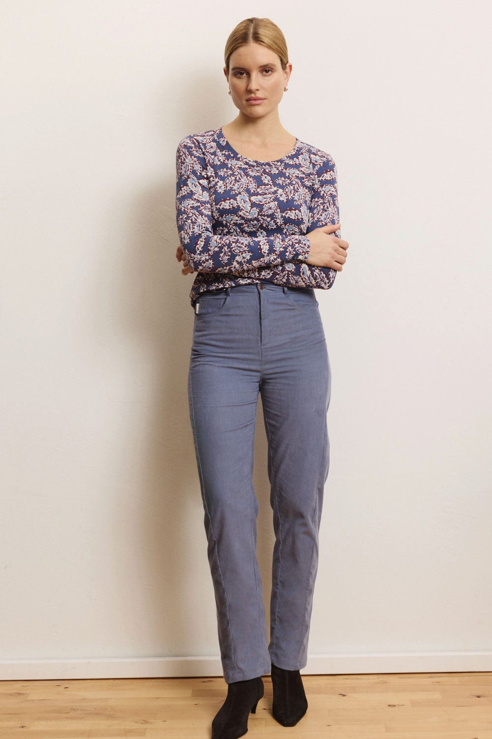 Tranquillo Cordhose Damen Maitee GOTS-Bio-Baumwolle hoher Bund Barrel-Leg-Trend unifarben Hose mit schmeichelnder Passform & klarer, strukturierter Linie
