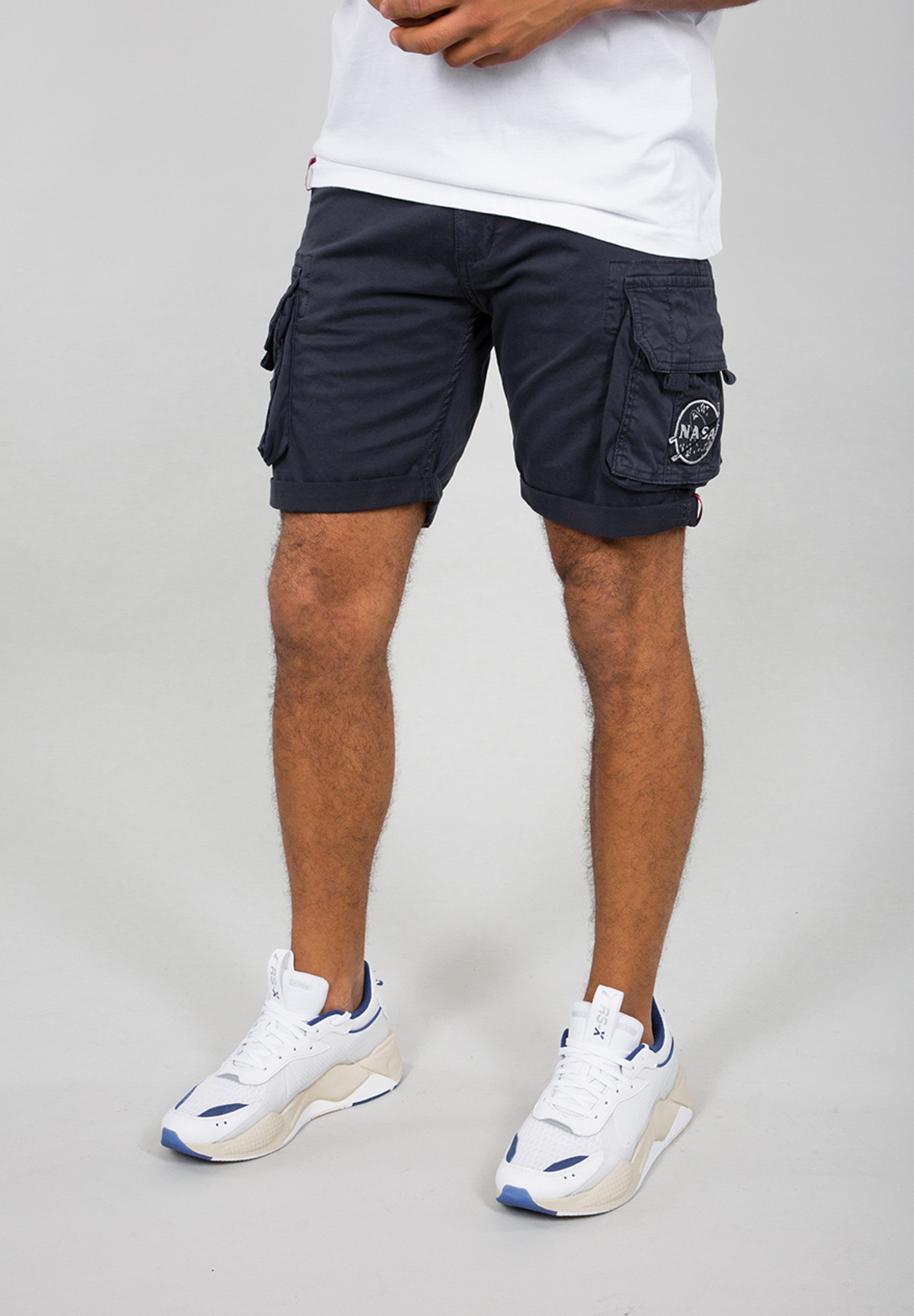 Alpha Industries Shorts Nasa Short, NASA Schriftzug an der Gesäßtasche