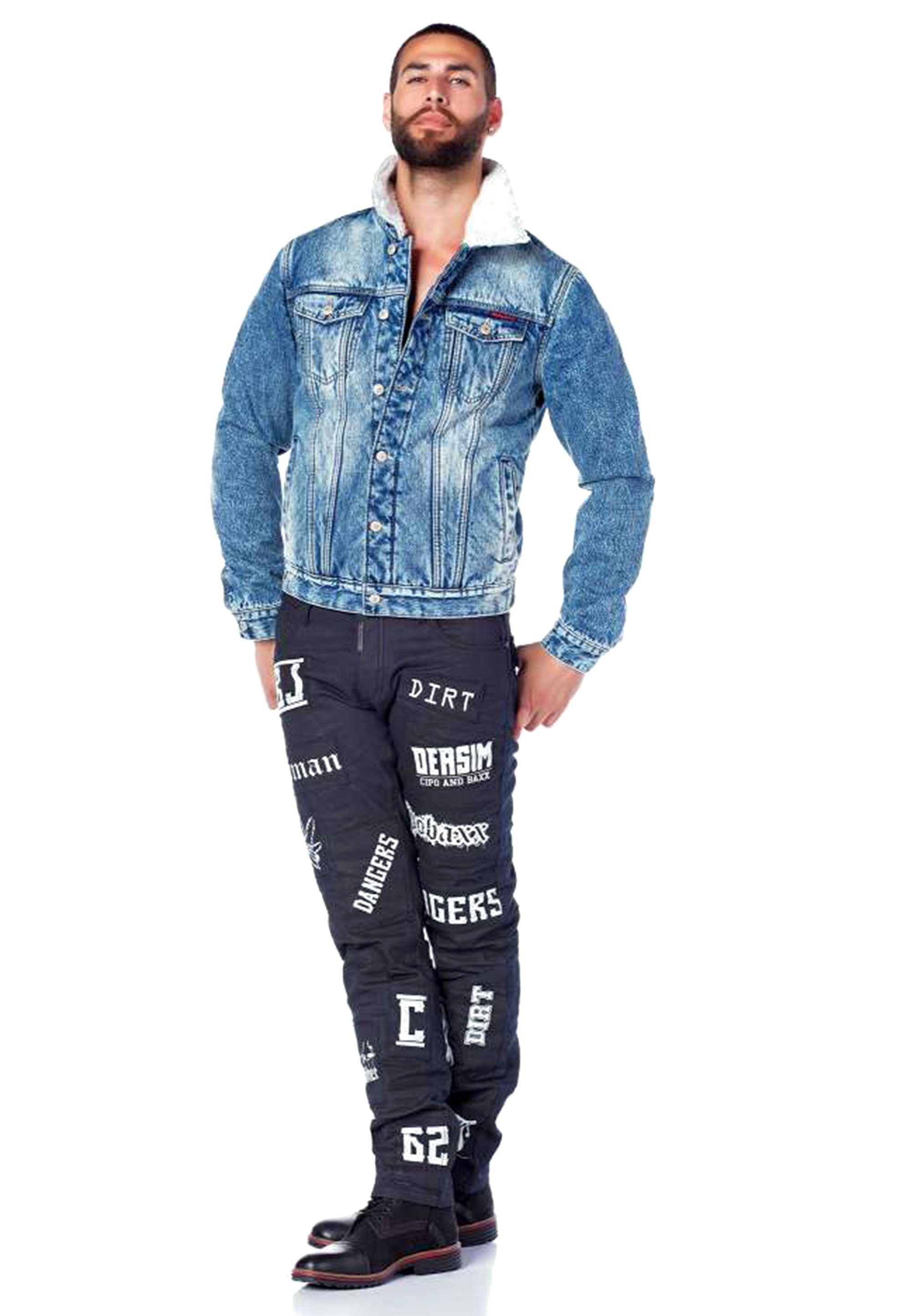& mit Cipo Jeans stylishen Bequeme Schriftzügen Baxx