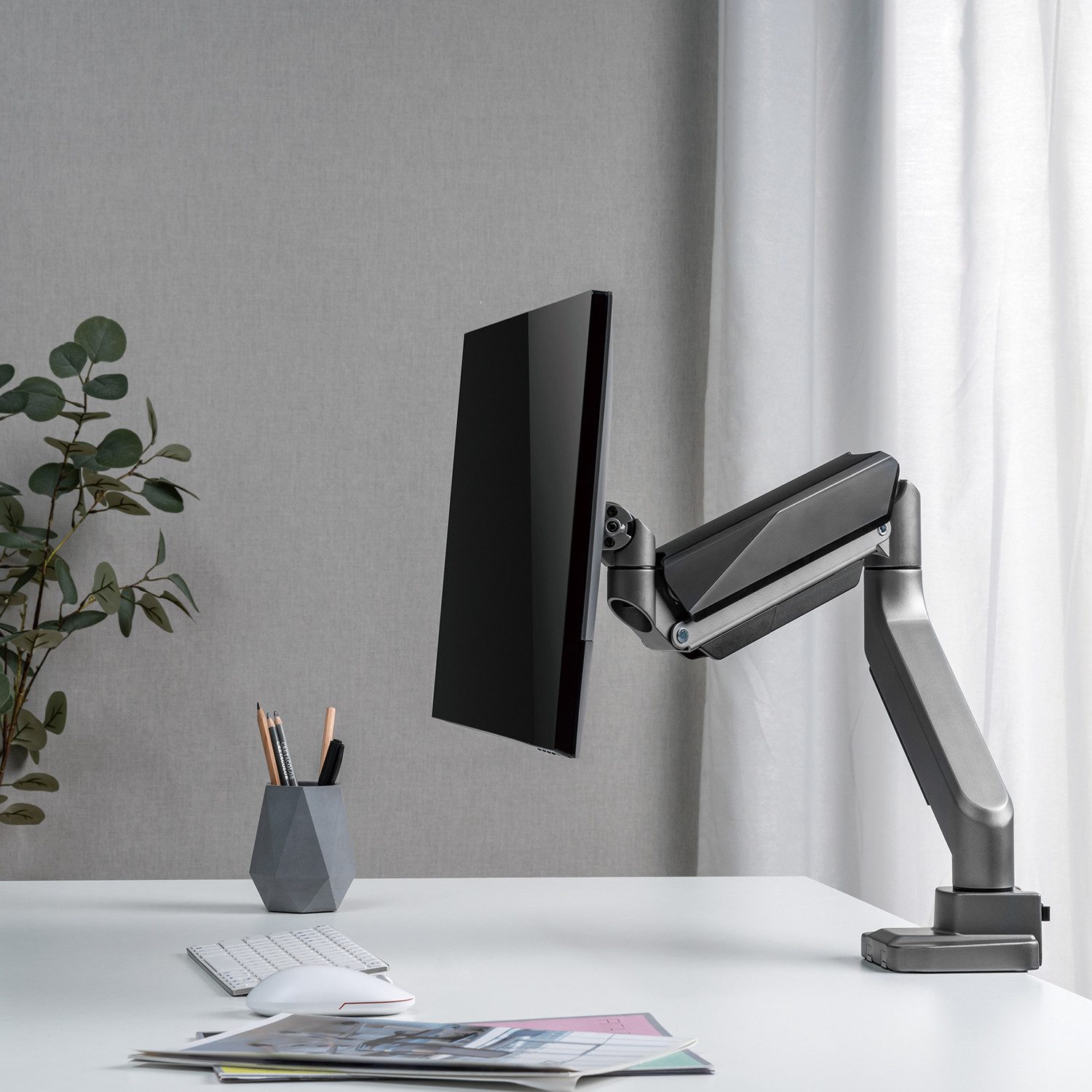 Ergo Office Monitor-Halterung ER-445, (bis 35,00 Zoll, Full-Motion-Einstellungmöglichkeiten; Gasfeder-System; Kabelmanagement)