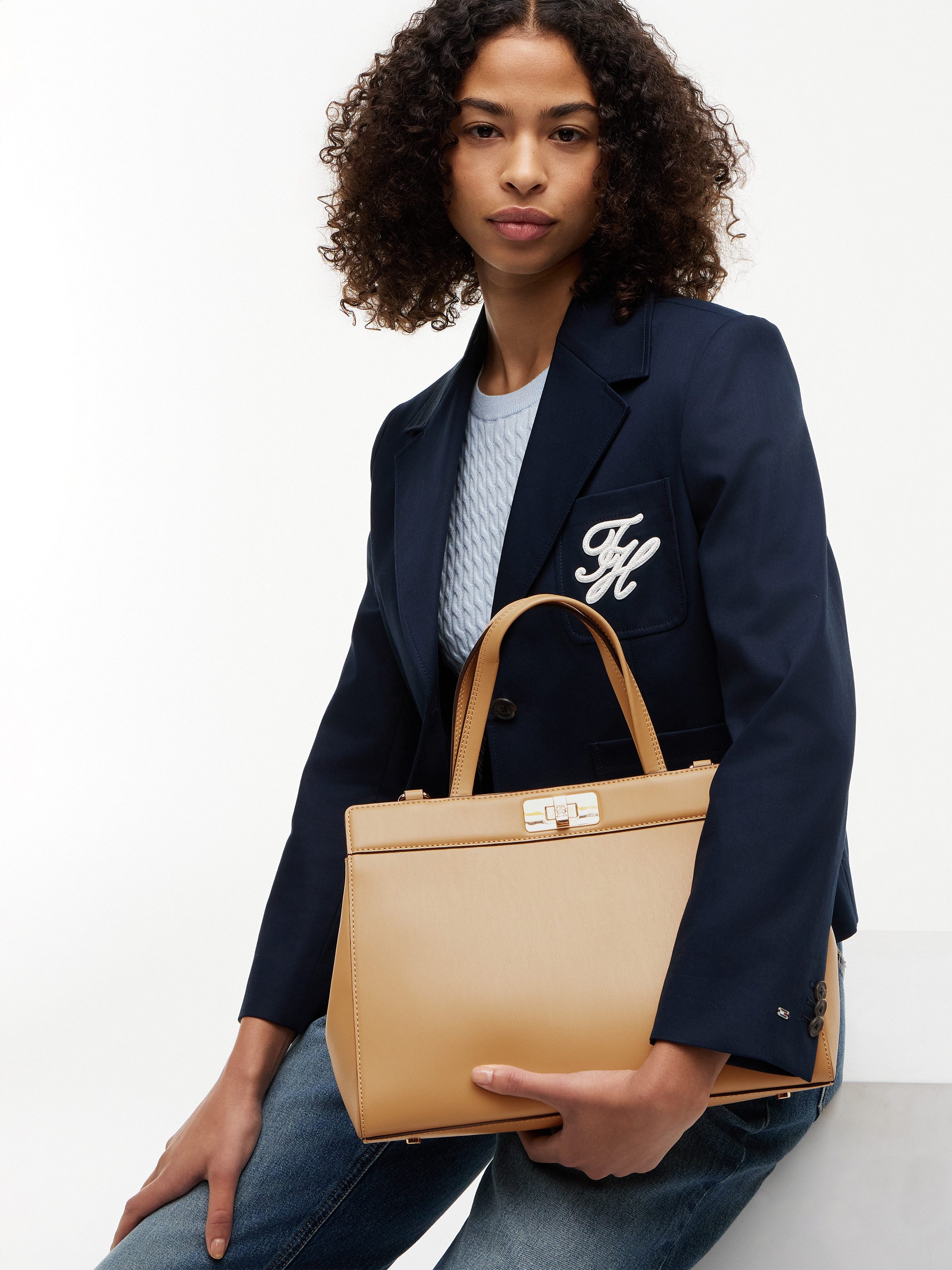 Tommy Hilfiger Henkeltasche TH MODERN SATCHEL, Damen Tragetasche, Umhängetasche, mit goldfarbenen Details