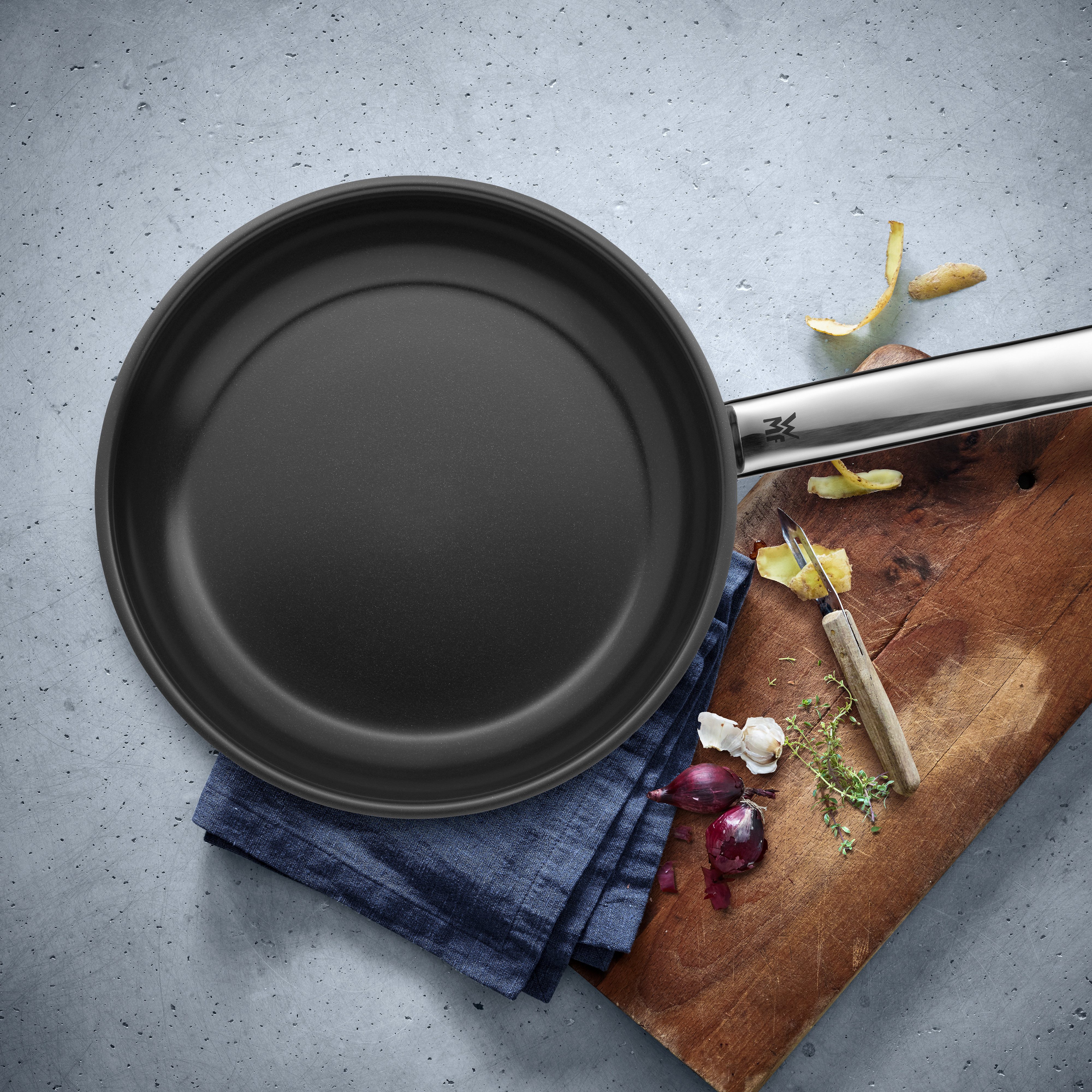 WMF Bratpfanne Durado, Cromargan® Edelstahl Rostfrei 18/10 (1-tlg), Antihaftbeschichtet,für alle Herdarten geeignet, energiesparend