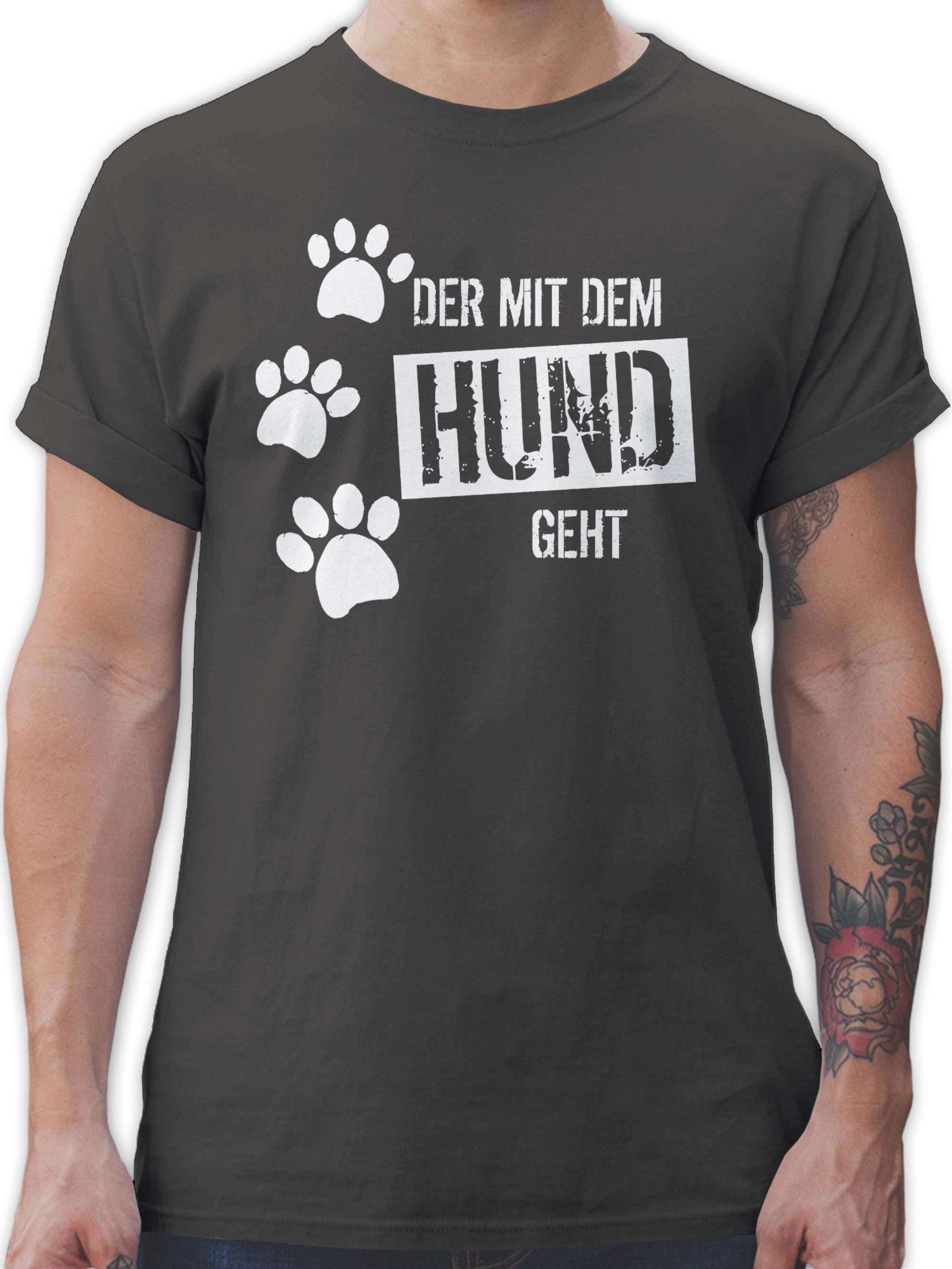 Shirtracer T-Shirt Der mit dem Hund geht Geschenk für Hundebesitzer 03 Dunkelgrau
