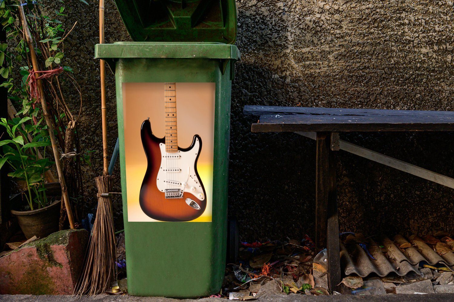 Sticker, orangefarbenem E-Gitarre Eine Wandsticker Mülleimer-aufkleber, Container, Abfalbehälter MuchoWow Hintergrund Mülltonne, St), (1 mit