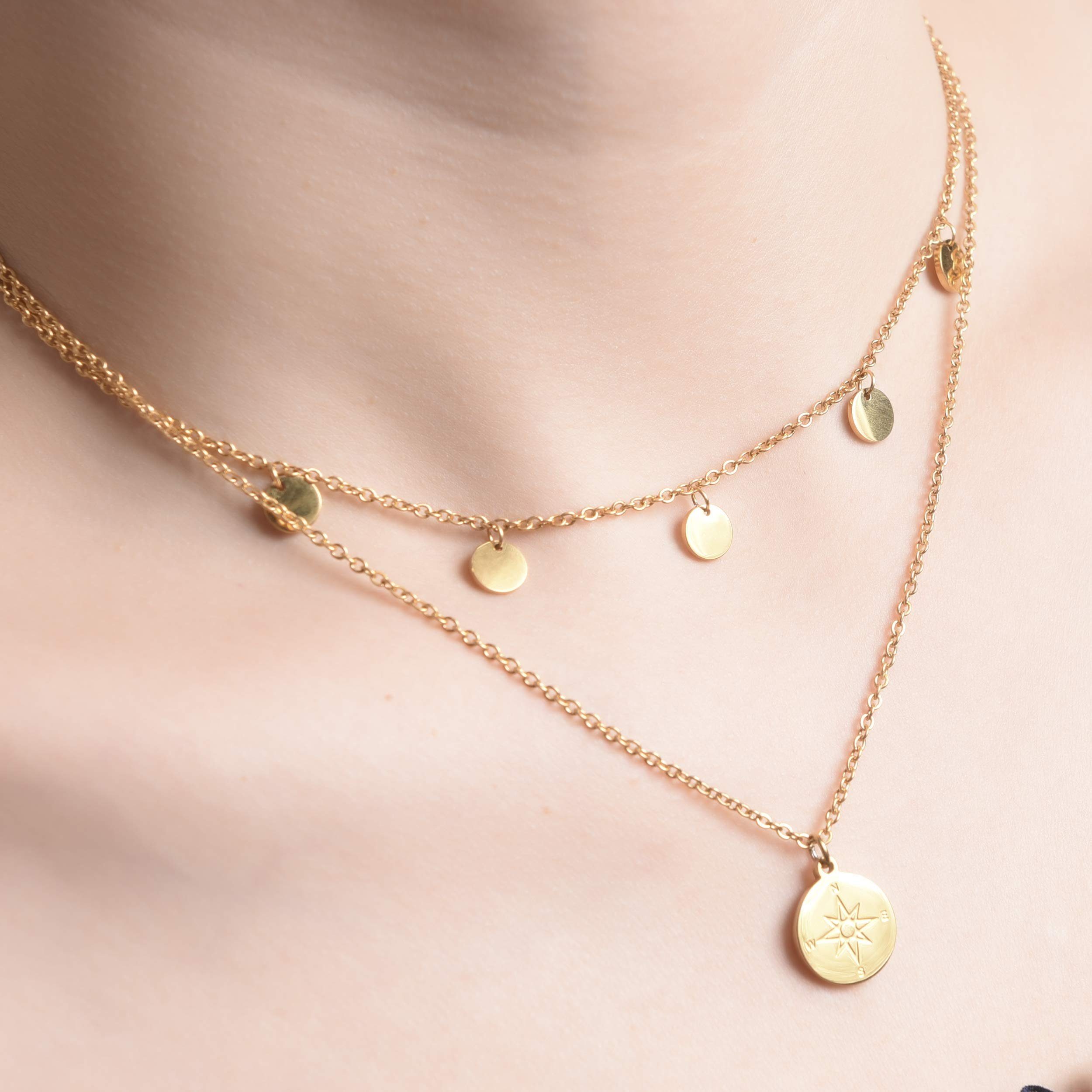 Kim Johanson Kette mit Anhänger Coins (1-tlg), mit 5 Edelstahl-Plättchen, verstellbar & modern – Bild 5 von 5
