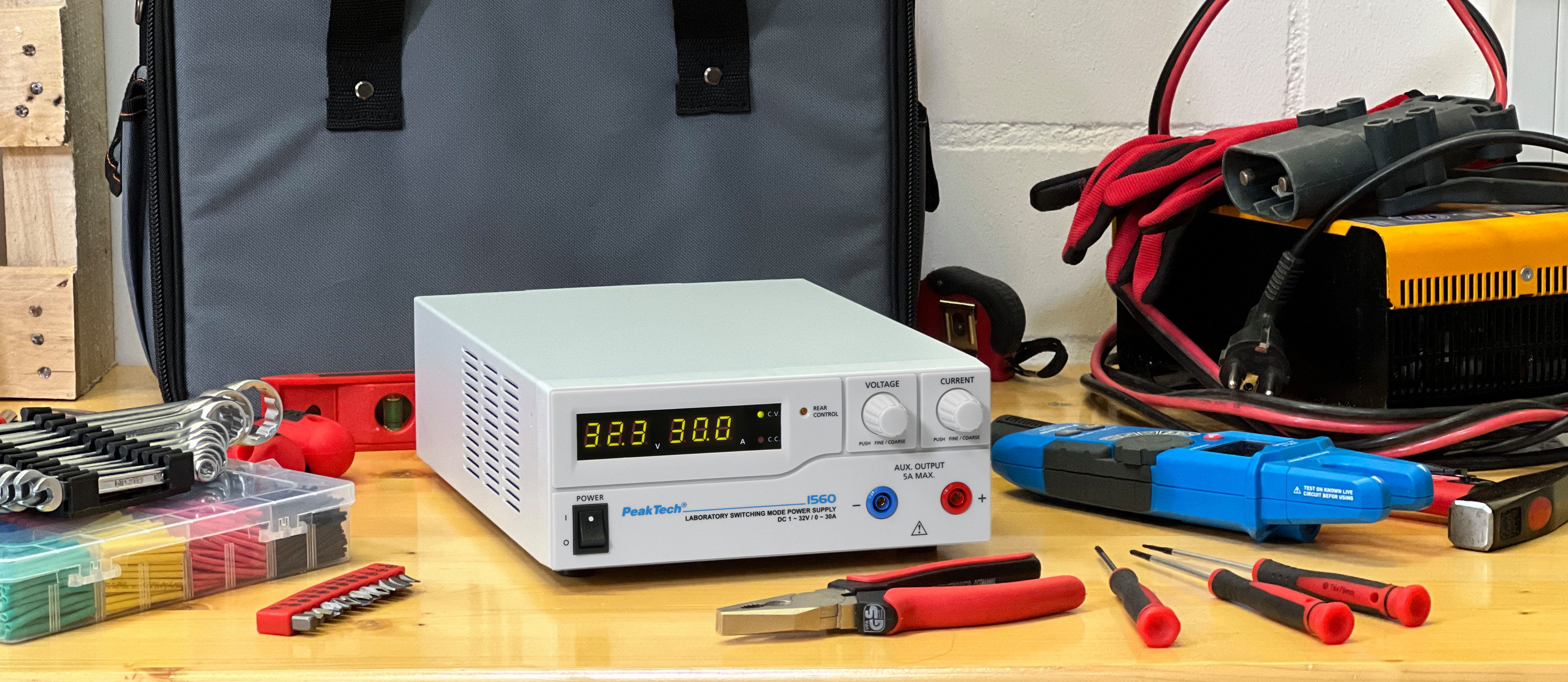 PeakTech Labornetzteil 1-32V / 0-30A DC – Labornetzgerät Labor-Netzteil
