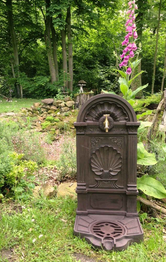 Antikas Wasserspeier Standbrunnen als Garten-Brunnen, Landhaus Zapfsäule, Wasserzapfstelle