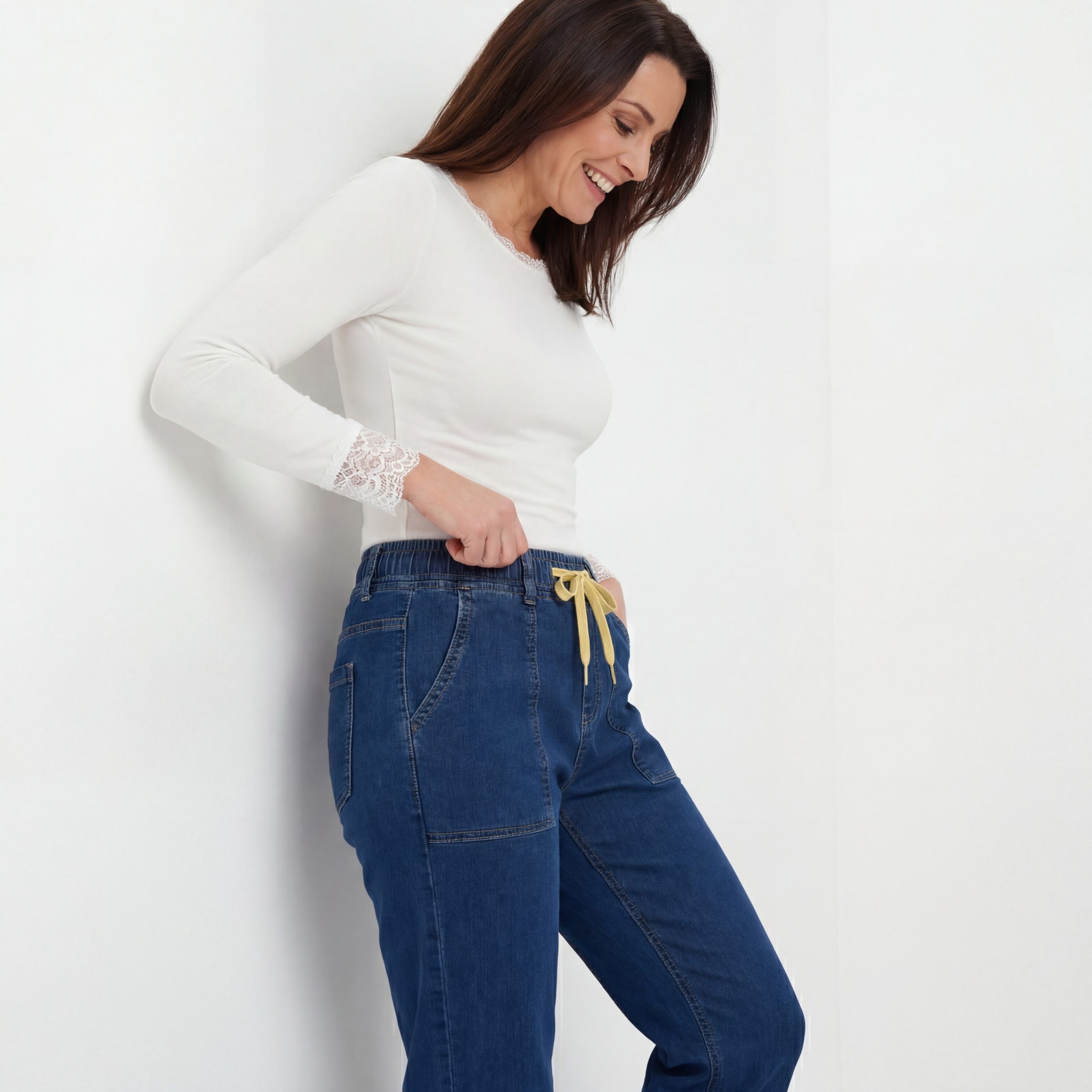 Cherry Berry Stretch-Jeans Bequeme Jeans Damen Straight Leg Jeanshose Gummizug erhältlich in 36 bis 46, Kurzgröße (maximale Körpergröße bis 1,68m) – Bild 5 von 5