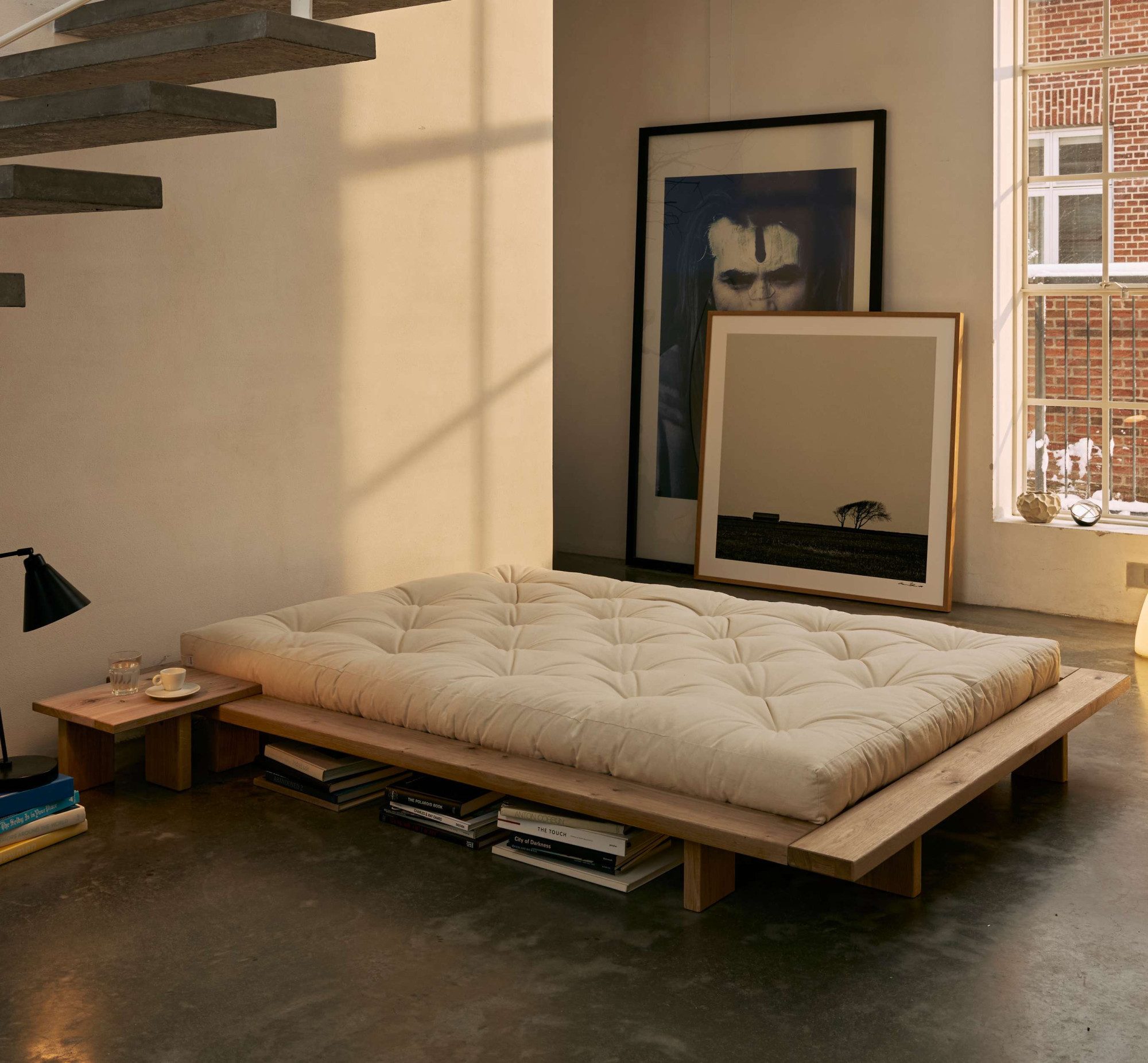 Karup Design Nachttisch Japan Bed side table, FSC®-zertifiziertes Massivholz, made in Europe (B 45 cm, T 34 cm, H 23 cm. Beidseitig ansetzbar), Eiche, speziell für Japan Bed entworfen ? perfekt integriert & passend