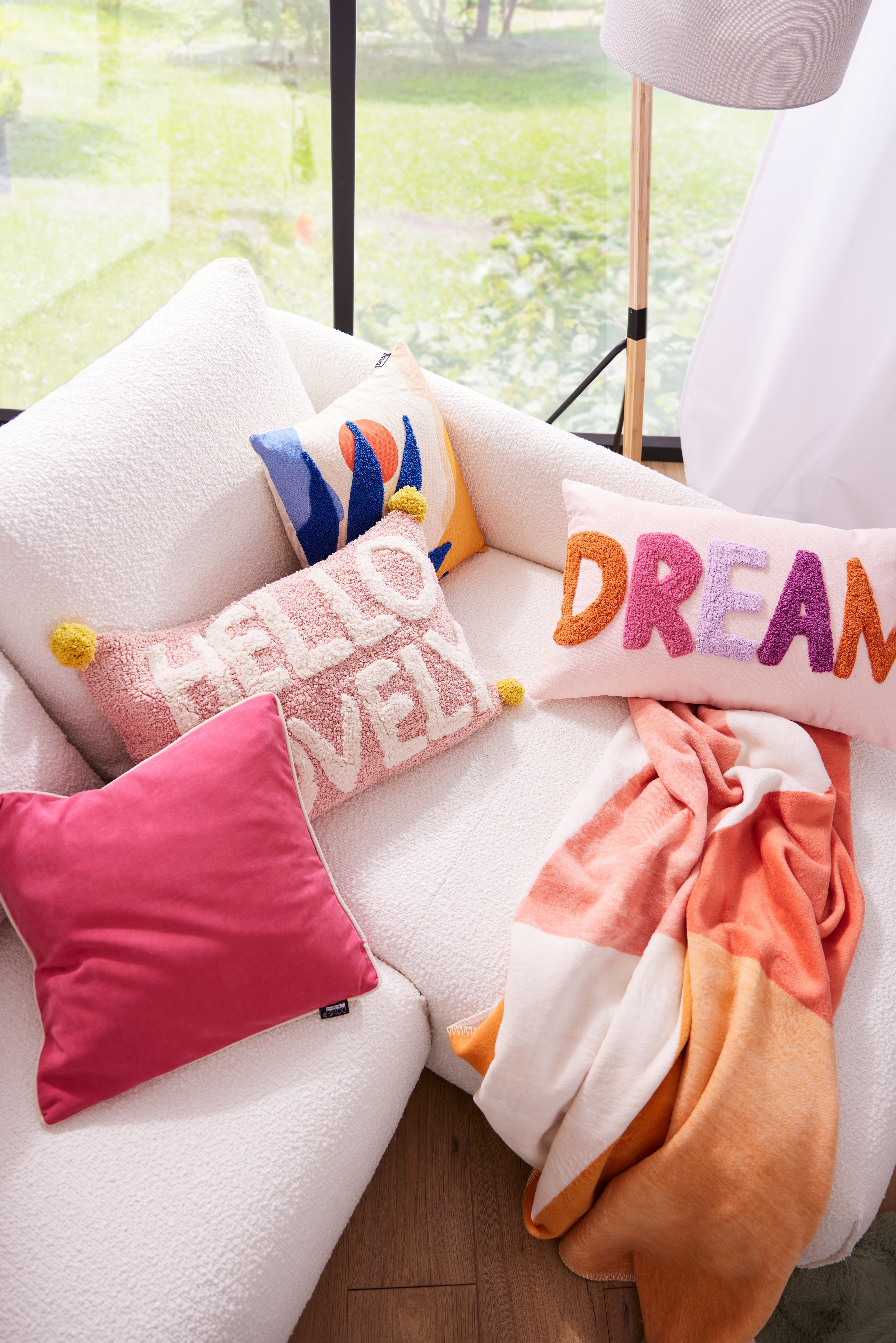 done.® Dekokissen CUSHION HAPPY HELLO LOVELY – Bild 4 von 5