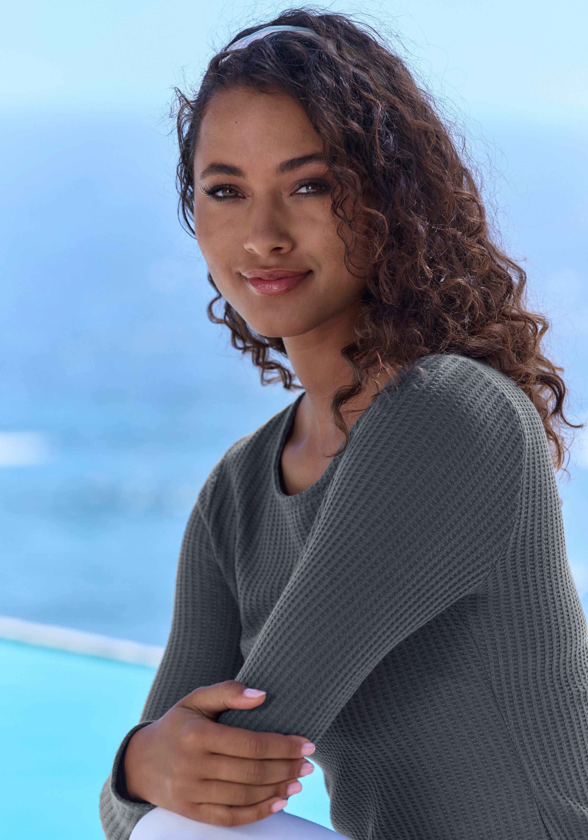 LASCANA Langarmshirt in modischer Piqué-Optik aus weicher Qualität mit Viskose