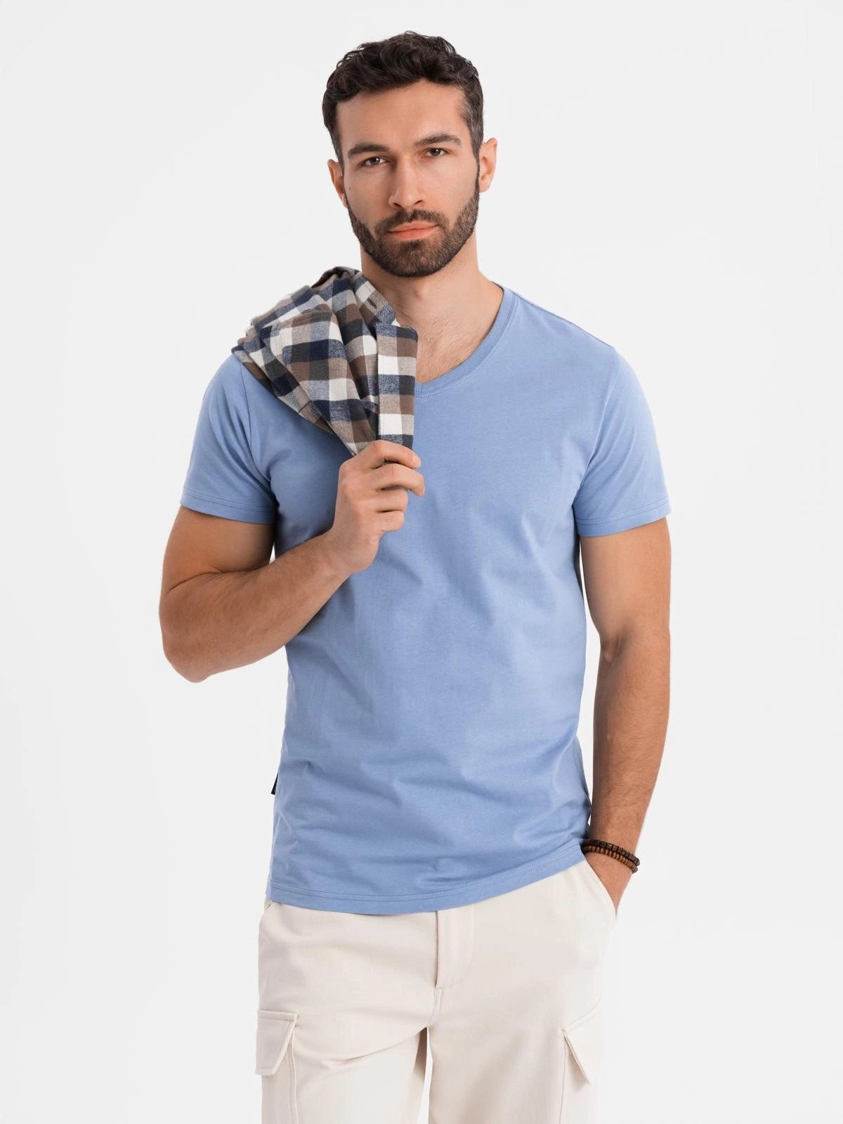 OMBRE T-Shirt BASIC Herren T-Shirt aus klassischer Baumwolle mit V-Ausschnitt Jacquard-Label mit Branding in der Seitennaht