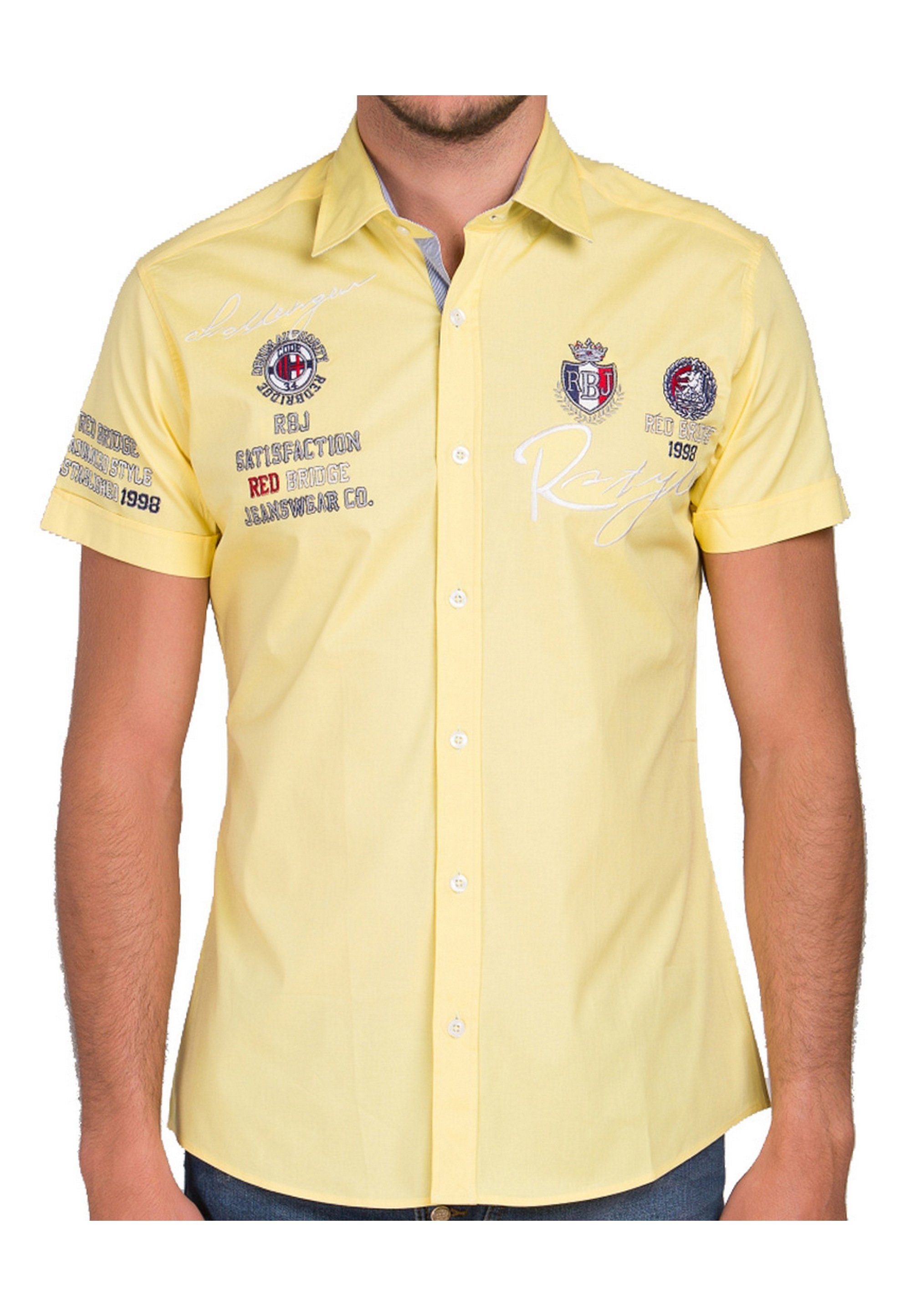 RedBridge Kurzarmhemd Irvine im Slim Fit-Schnitt mit Stickerei