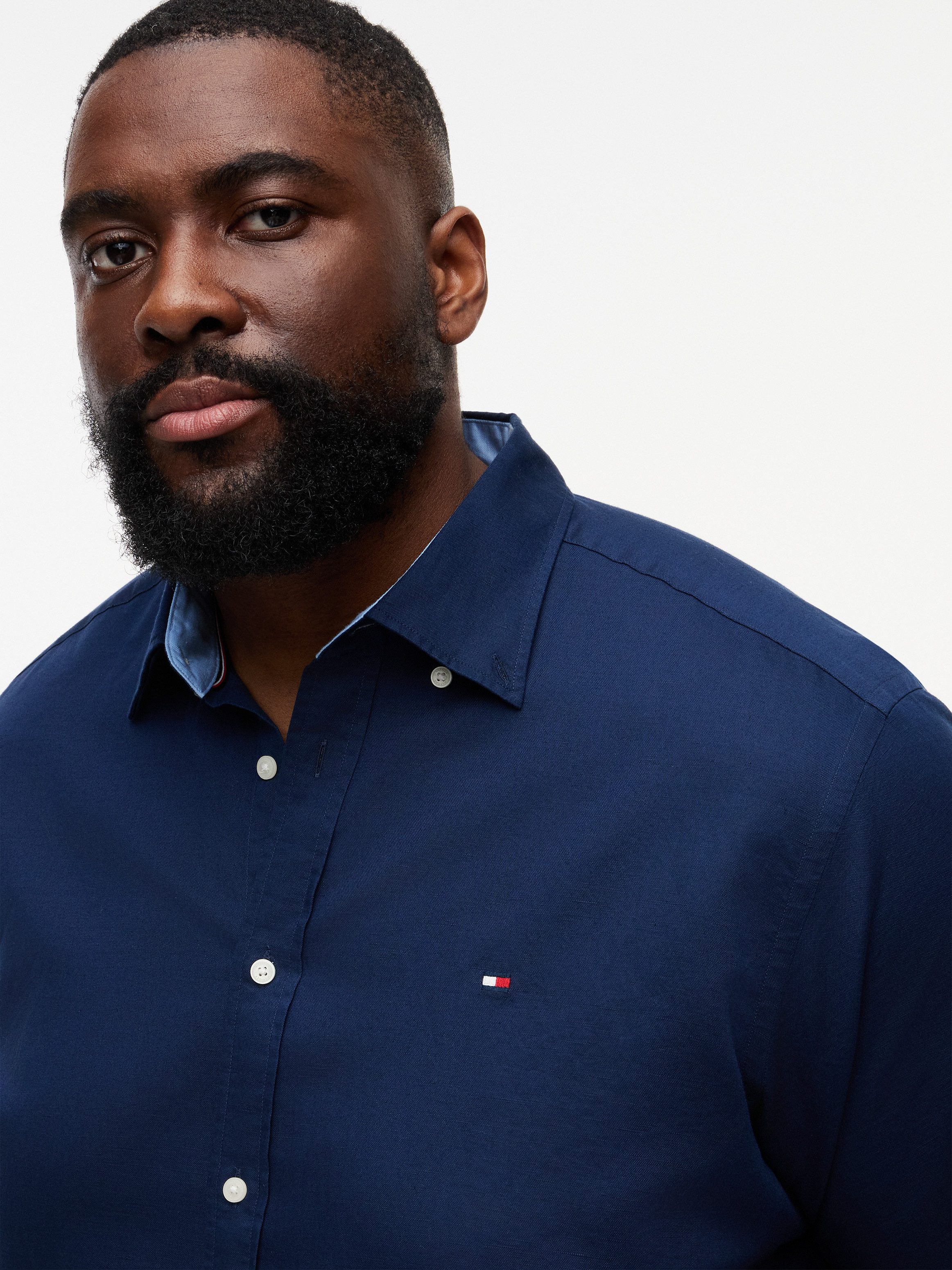 Tommy Hilfiger Big & Tall Kurzarmhemd BT- LINEN BLND SOLID Große Größen, Button-down-Kragen, regular fit