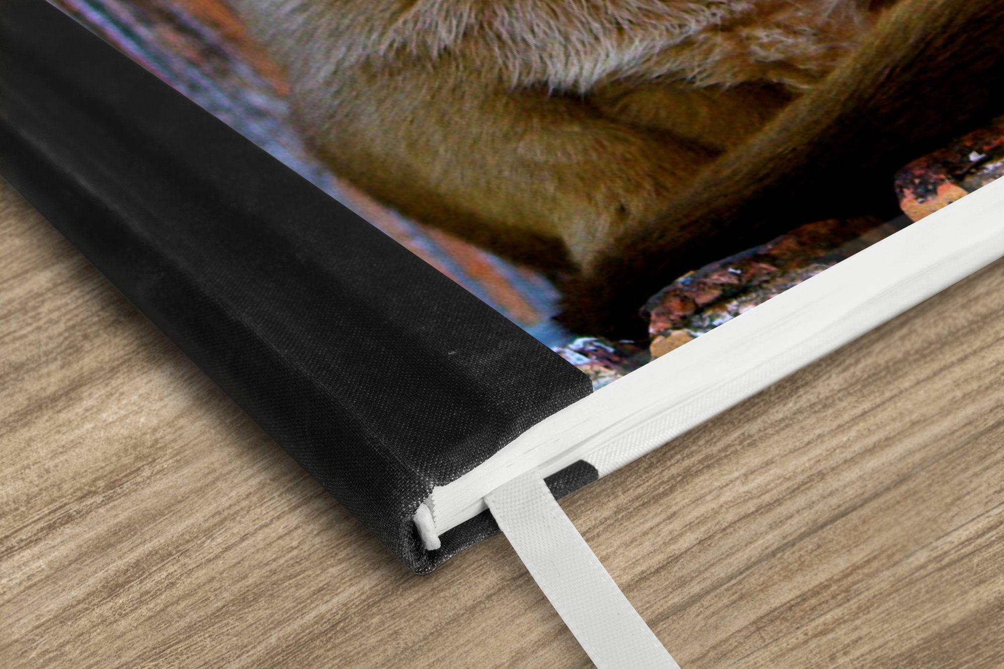Thumbnail - MuchoWow Notizbuch Siamesische Katze mit grünen Augen auf einem hölzernen Hintergrund, Notebook, Notizblock a5, Tagebuch...
