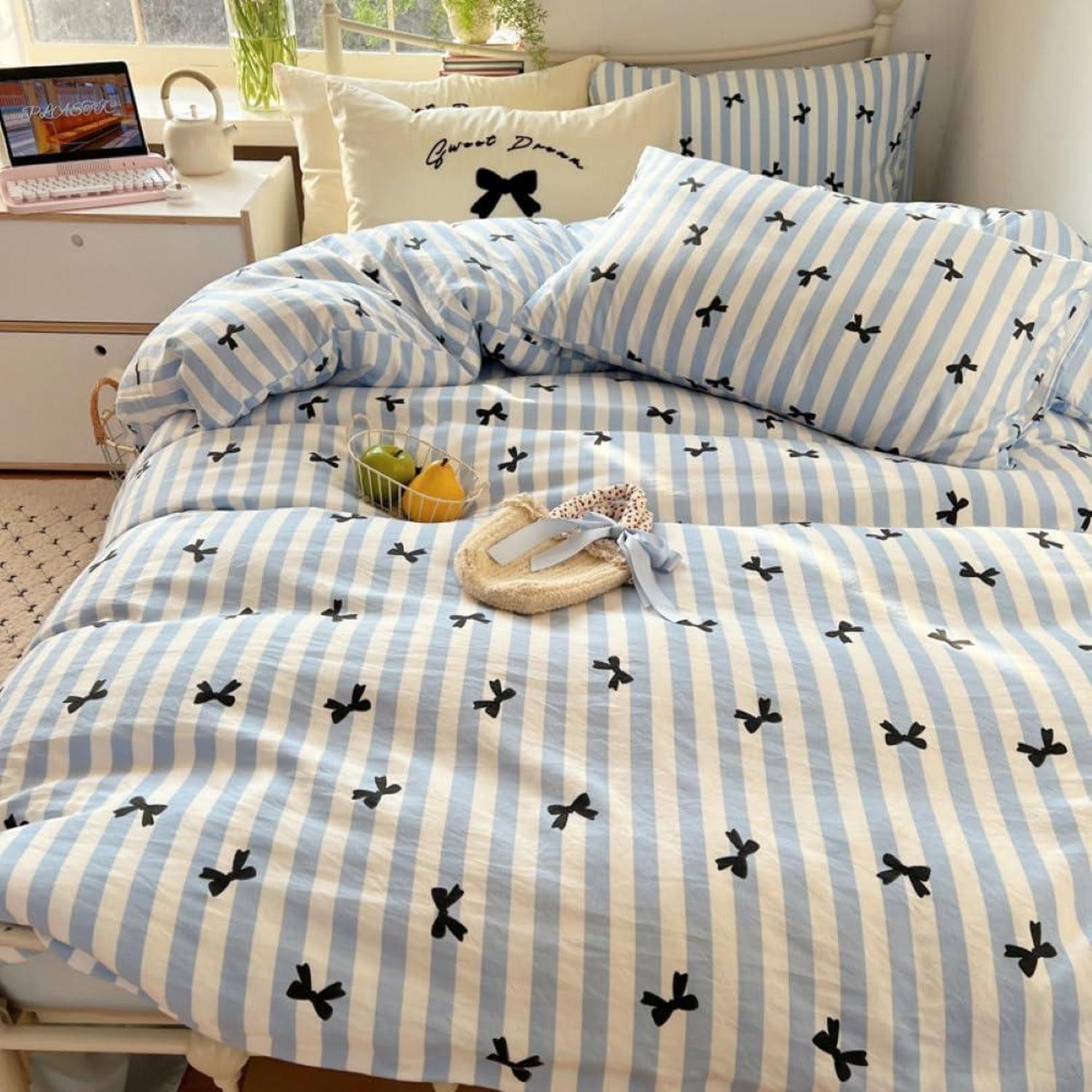 LuxusKollektion Jugendbettwäsche Bettwäsche 135x200 Weiß Blau Streifen Schleifen