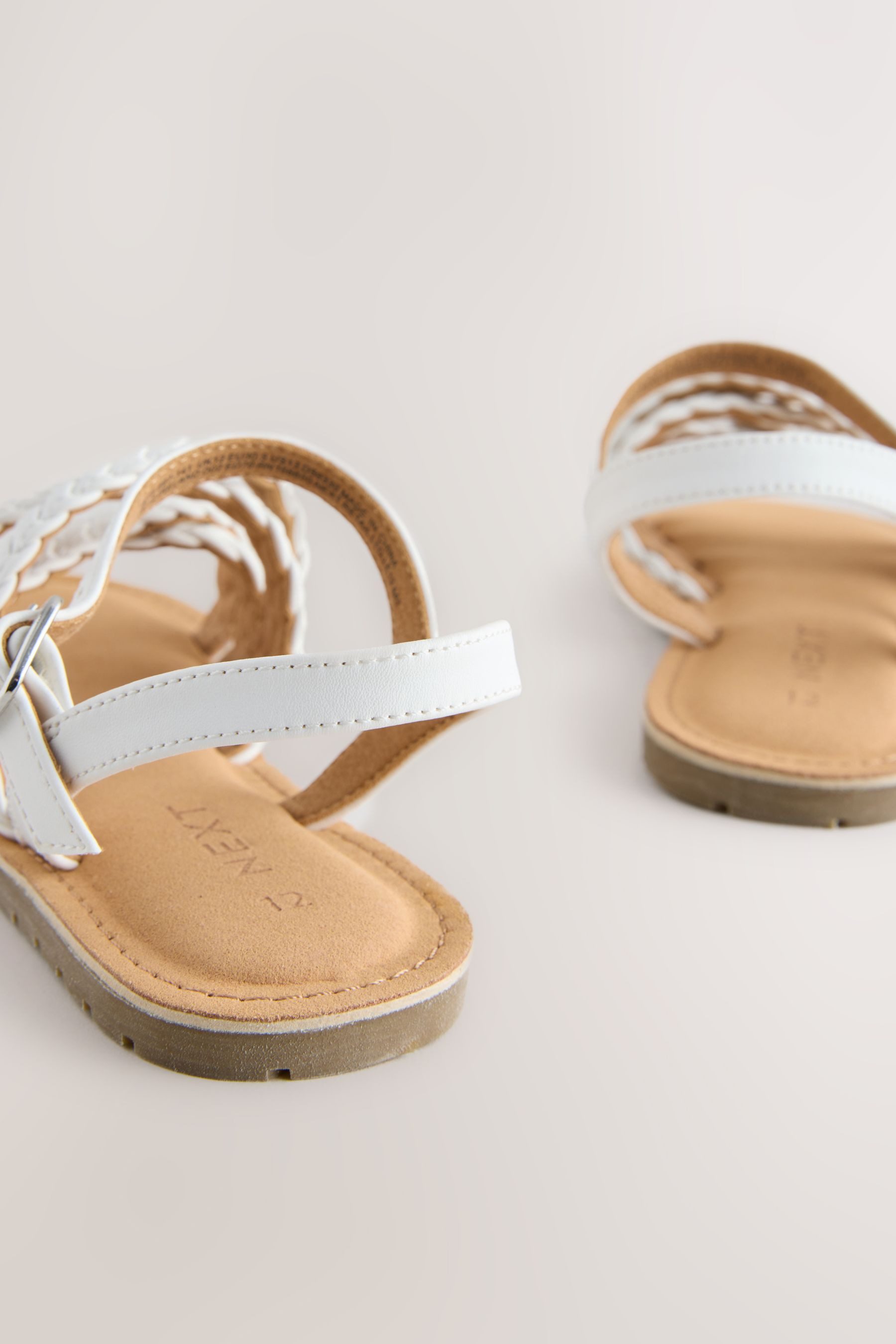 Next Riemchensandalen mit Flechtdetails Riemchensandale – Bild 4 von 5