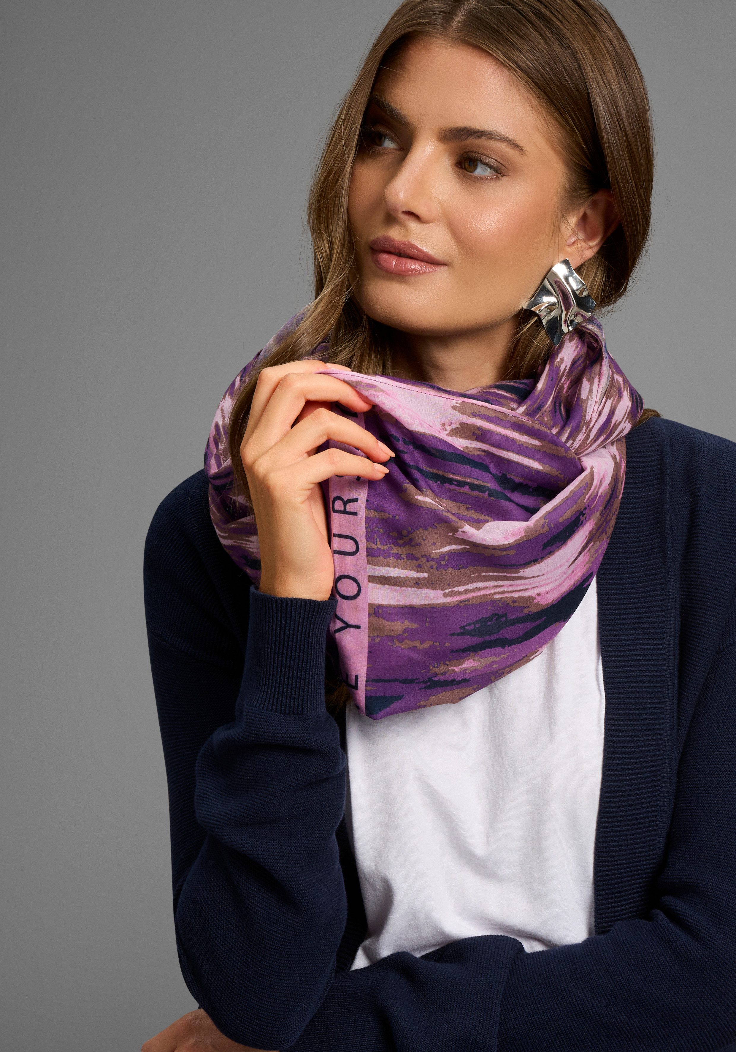 Laura Scott Loop, mit modischem Druck & Schrift-Mix - NEW günstig online kaufen