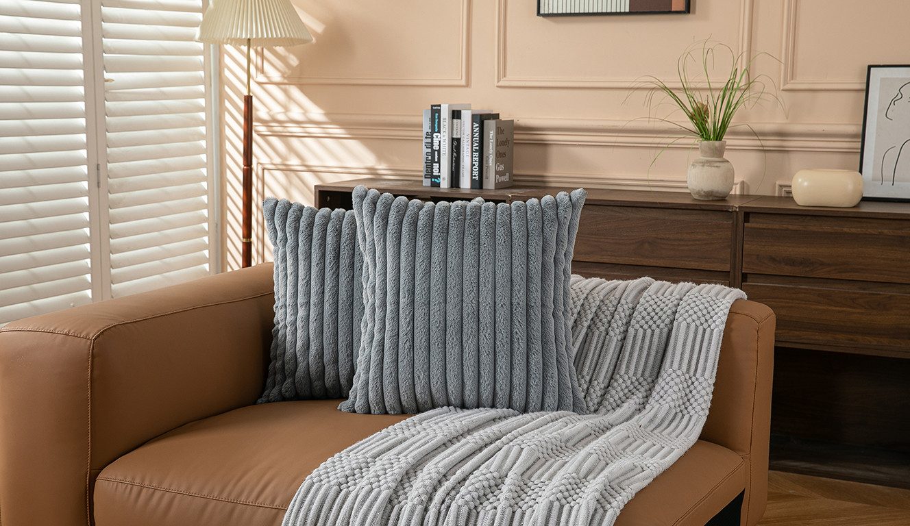 OTTO home Dekokissen Milara Premium 2er-Set, flauschig, Kissenhülle ohne Füllung, flauschige Kissenhülle, unifarben, sehr weich, hochwertig …