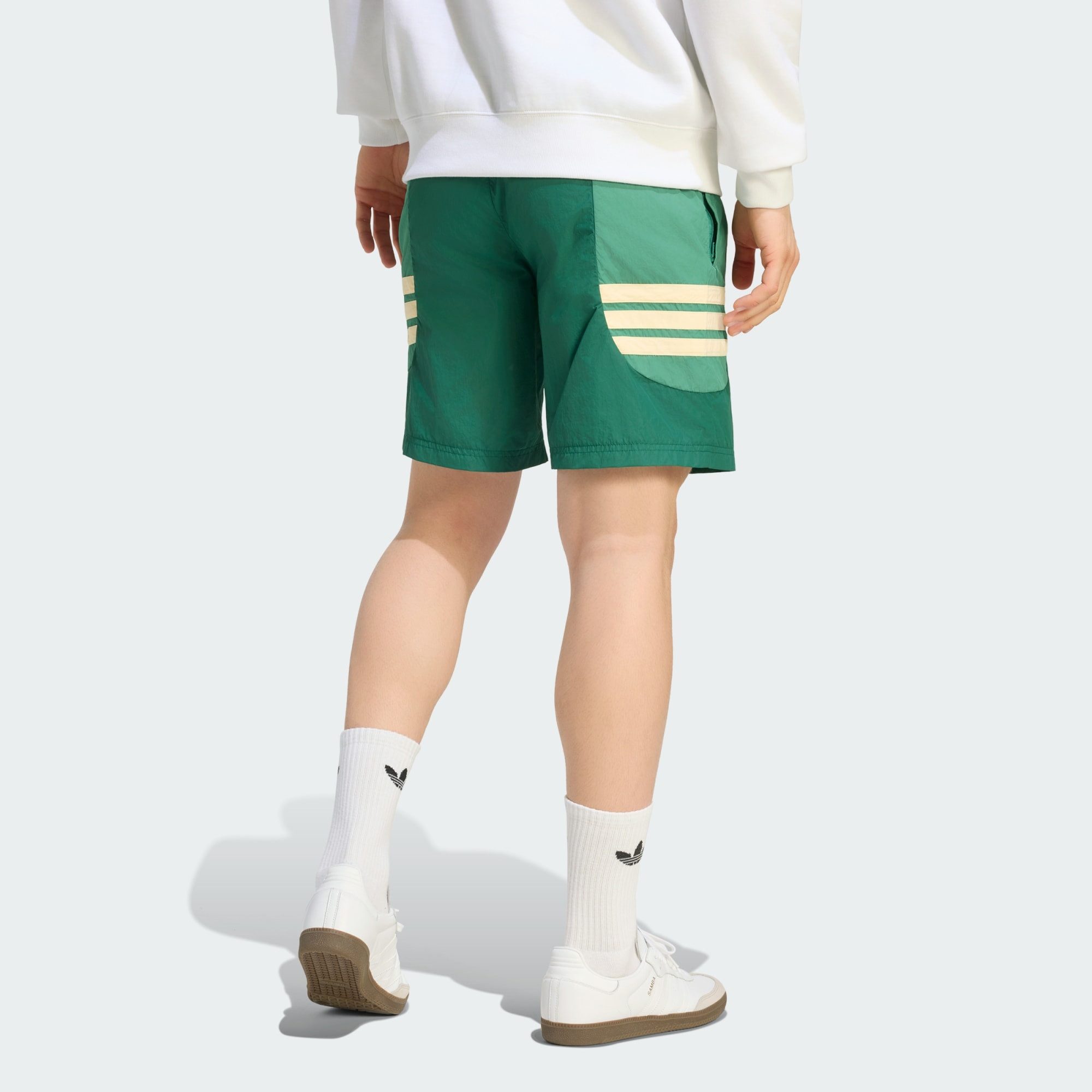 adidas Originals Shorts MUNICH CUTLINE SHORTS (1-tlg)