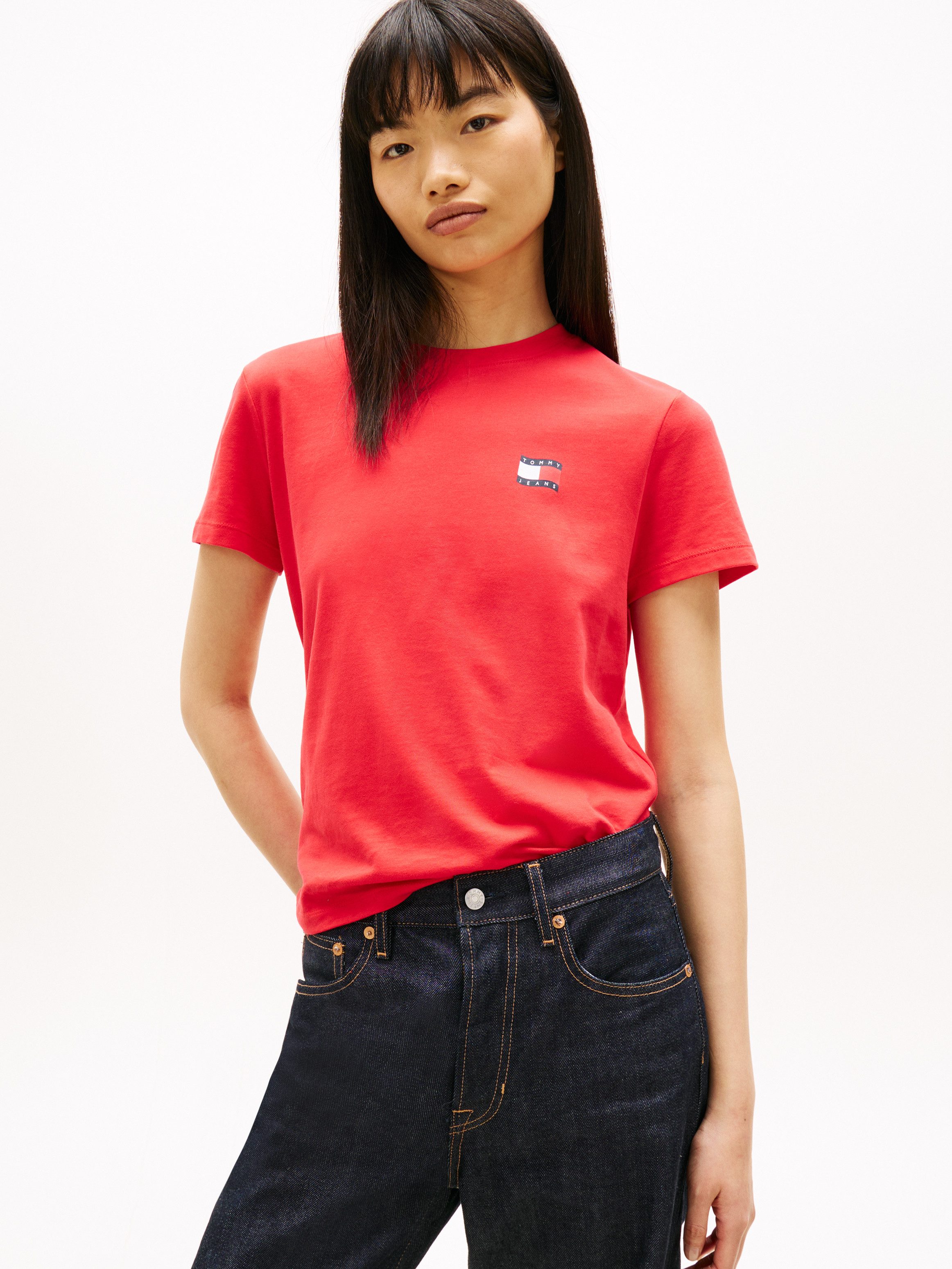 Tommy Jeans Kurzarmshirt TJW REG WAVY FLAG SS TEE EXT Tommy Flag-Badge auf Brust, Jersey aus reiner Baumwolle