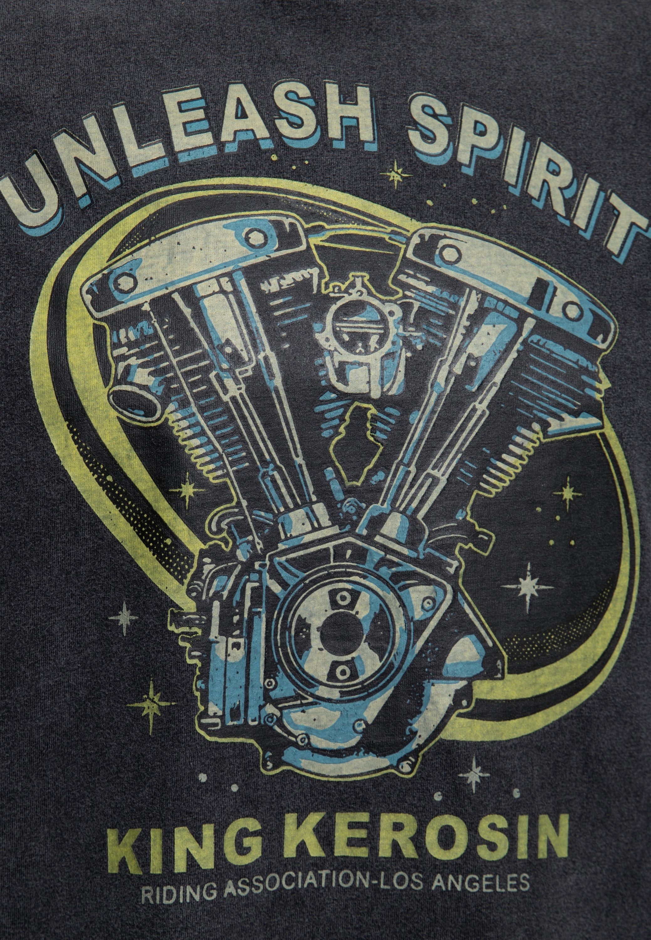 KingKerosin Print-Shirt Unleash Spirit (1-tlg) im Retro-Stil