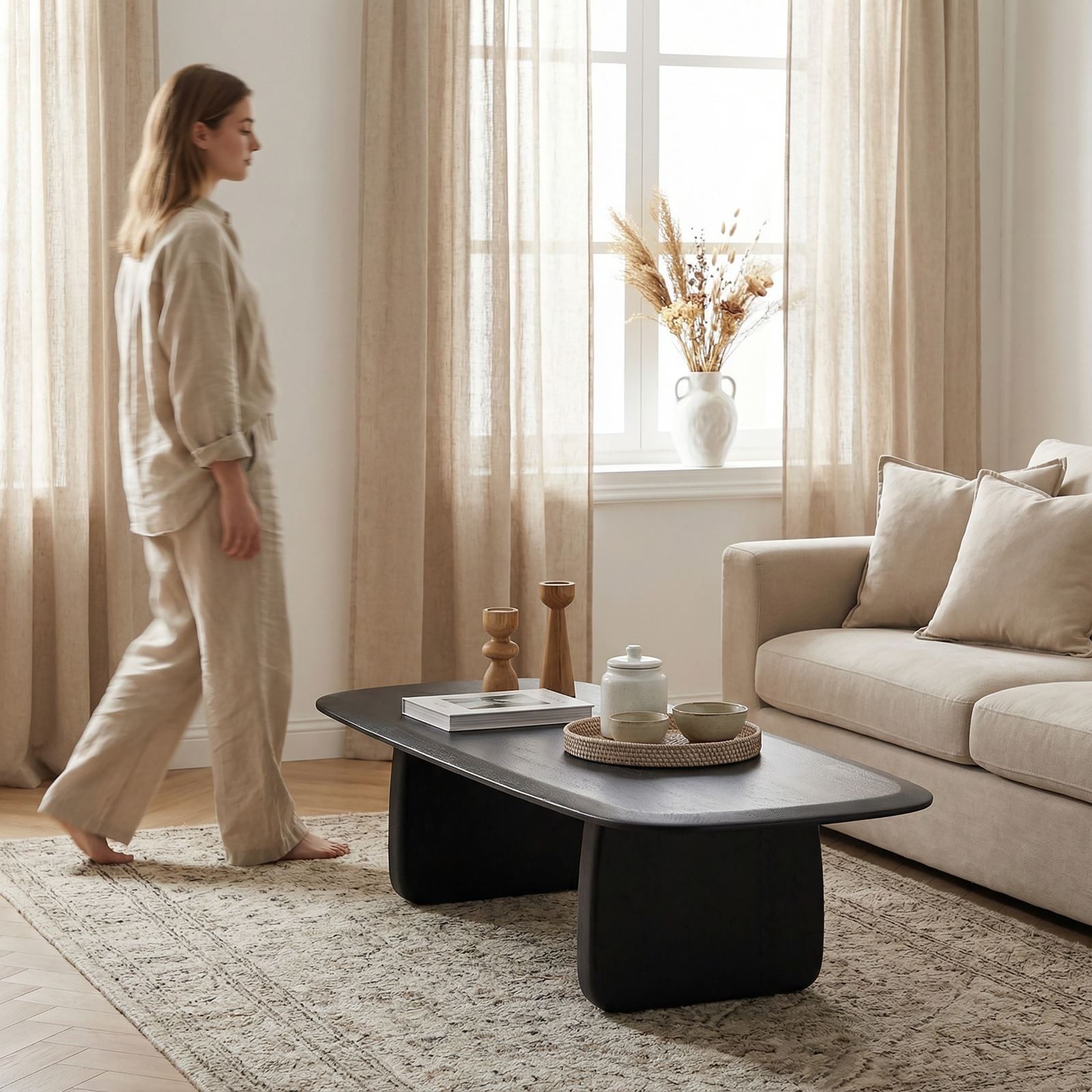 IDIMEX Couchtisch HERMO, Wohnzimmertisch 135x53 cm aus Mangoholz Massiv modernes Design Schwarz