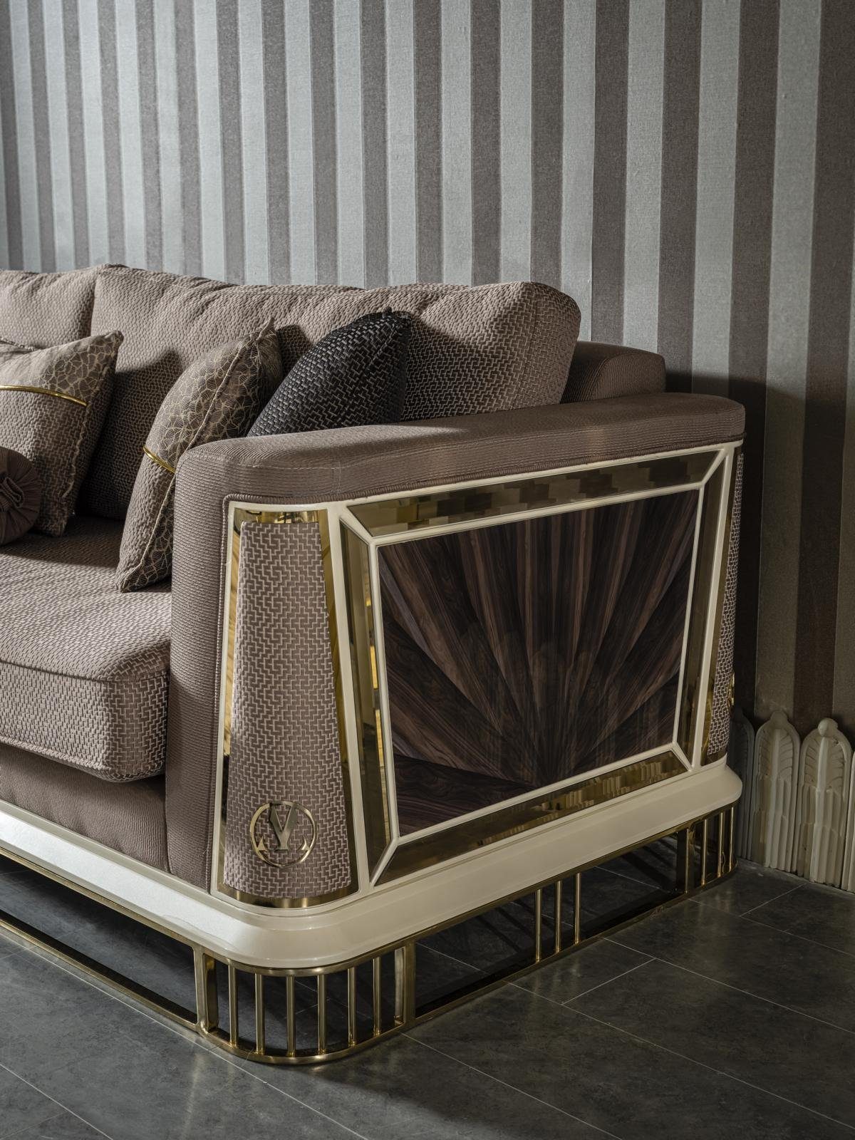 Design Sitzer 3 Sofa Made Elegantes Sofas, Europe Luxus Sofa JVmoebel Möbel Wohnzimmer Braun in Stil