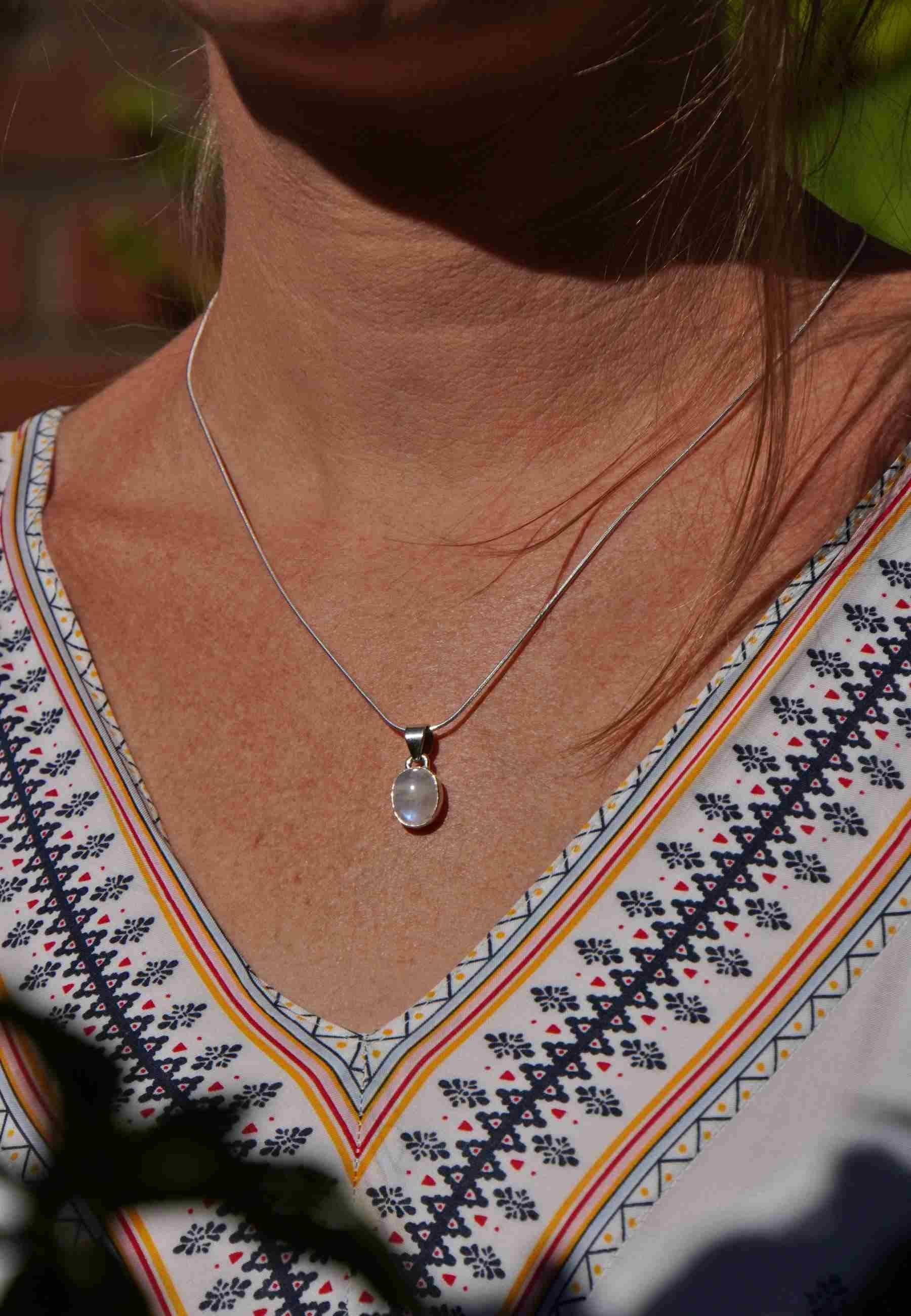 mantraroma Kette mit Anhänger SAMA oval günstig online kaufen