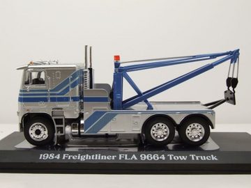 GREENLIGHT collectibles Modellauto Freightliner FLA 9664 Tow Truck 1984 silber blau Modellauto 1:43 Green, Maßstab 1:43