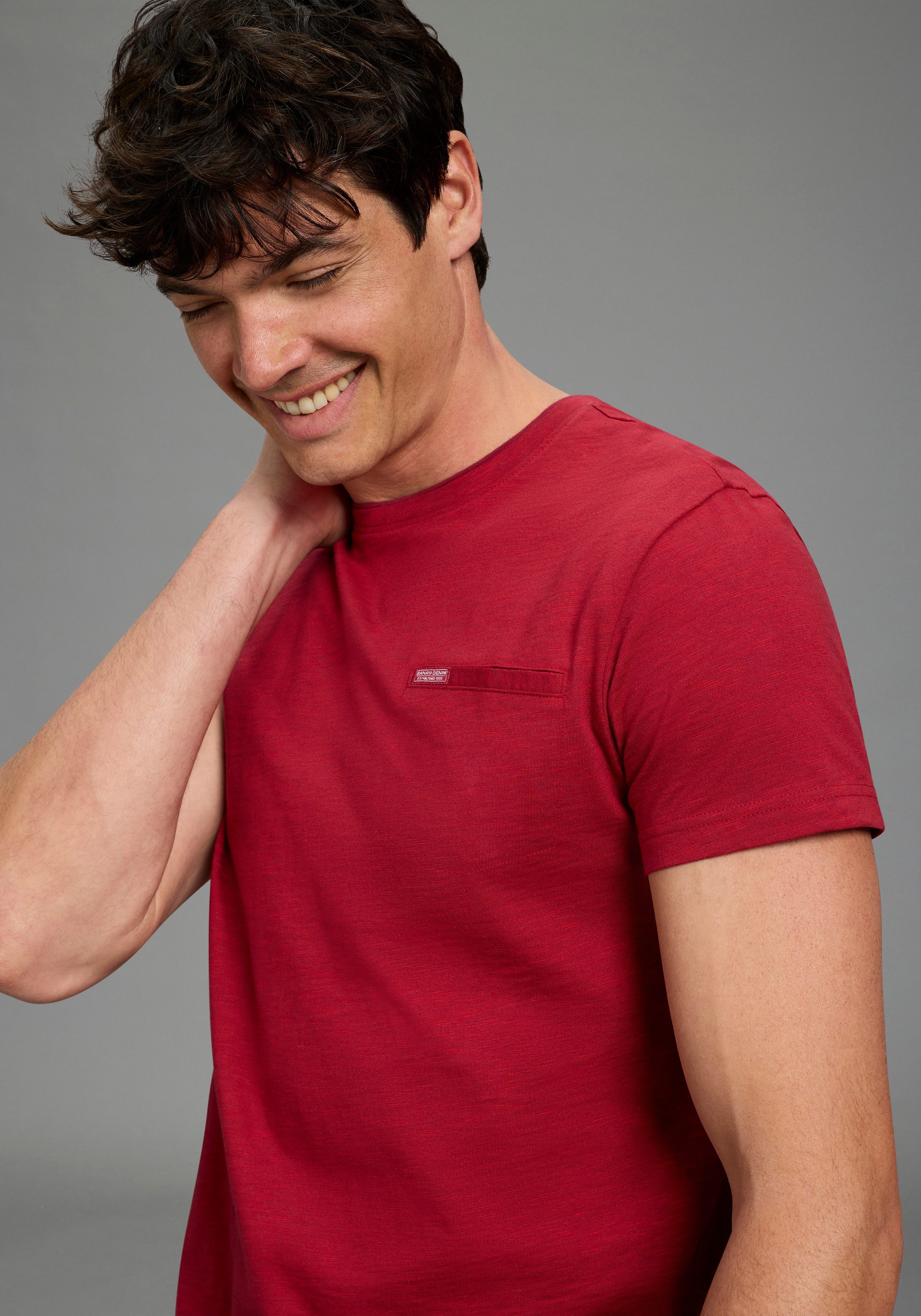 Bruno Banani T-Shirt Mit Doppelkragen und Zierbrusttasche