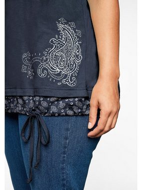Sheego T-Shirt Große Größen in 2-in-1-Optik mit Print und Tunnelzug